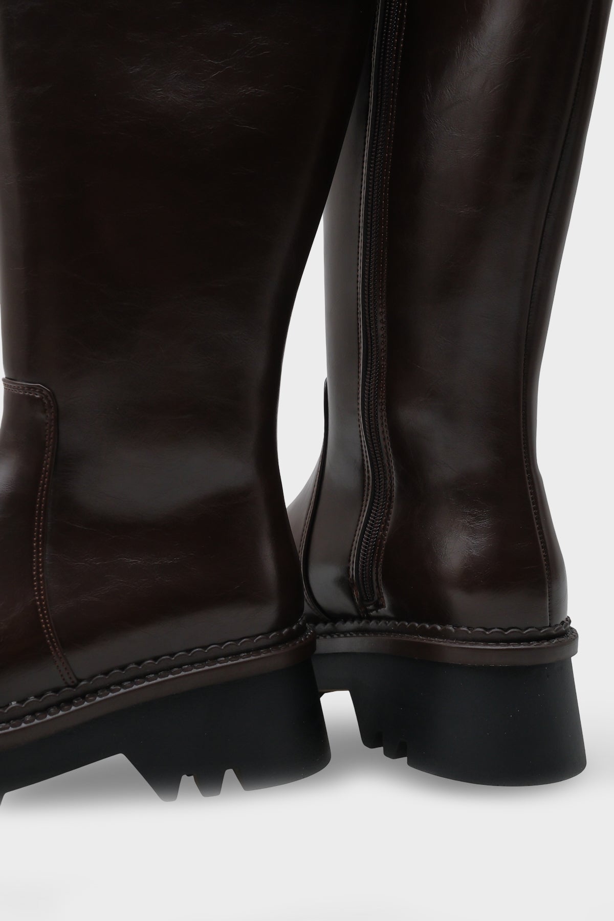 Norry Trak Tabanlı Metal Tokalı Yandan Fermuarlı Kadın Çizme