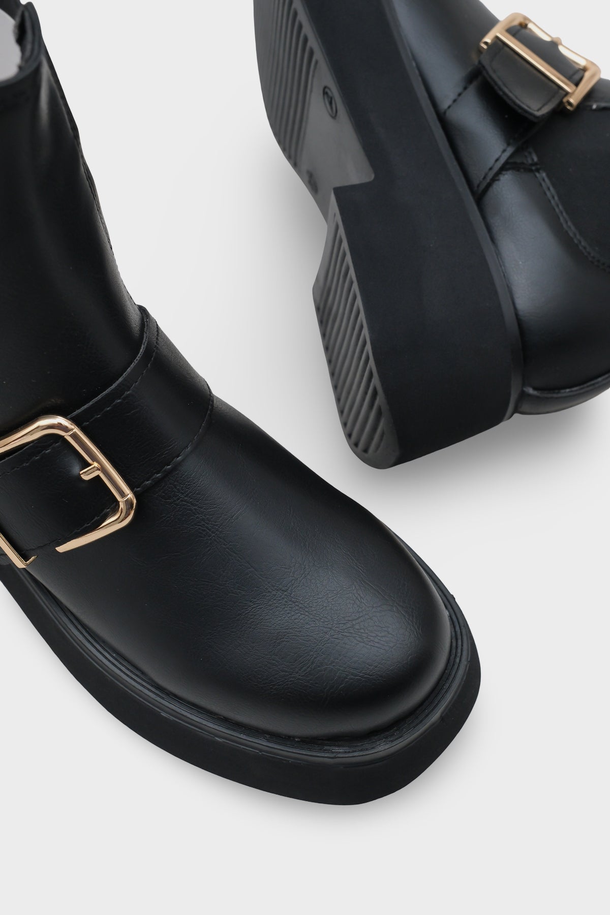 Gennie Yuvarlak Burunlu Yandan Trak Tabanlı Kadın Bot