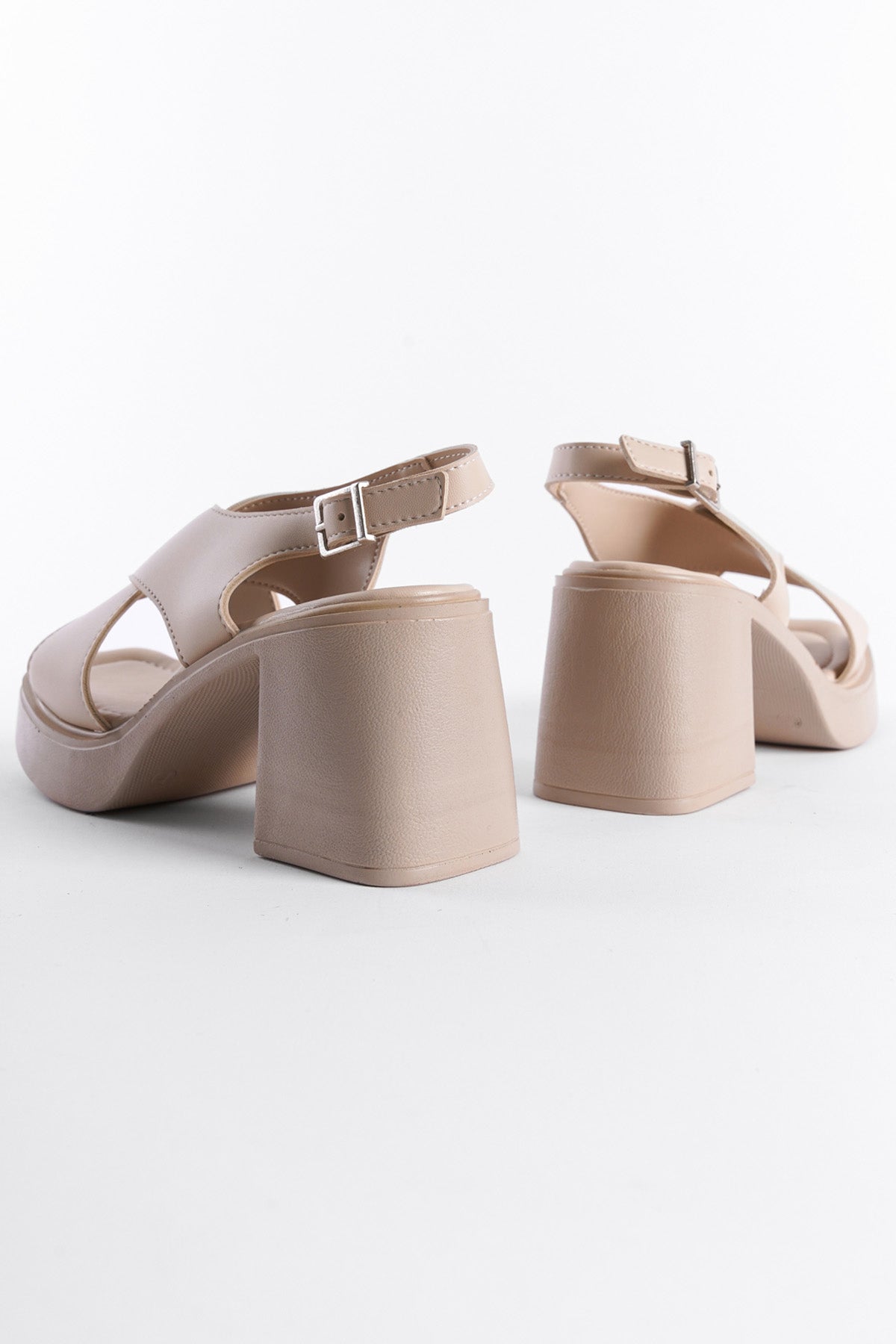 Platform Çapraz Bantlı Kadın Sandalet