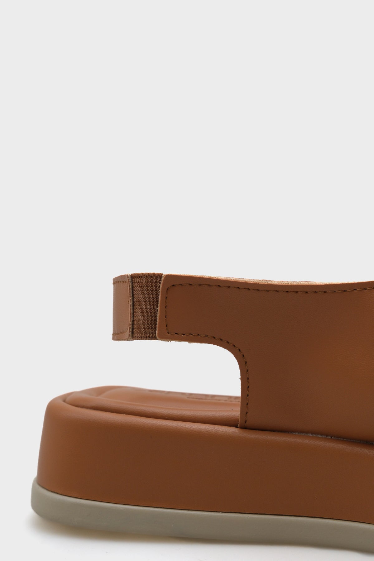 Dena Dolgu Topuklu Çapraz Bantlı Kadın Sandalet