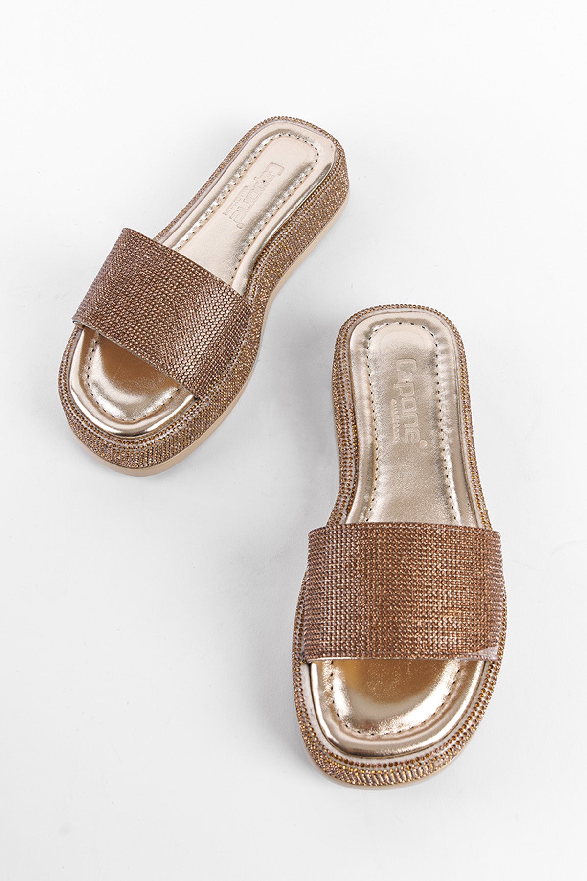 Dolgu Topuklu Taşlı Kadın Terlik