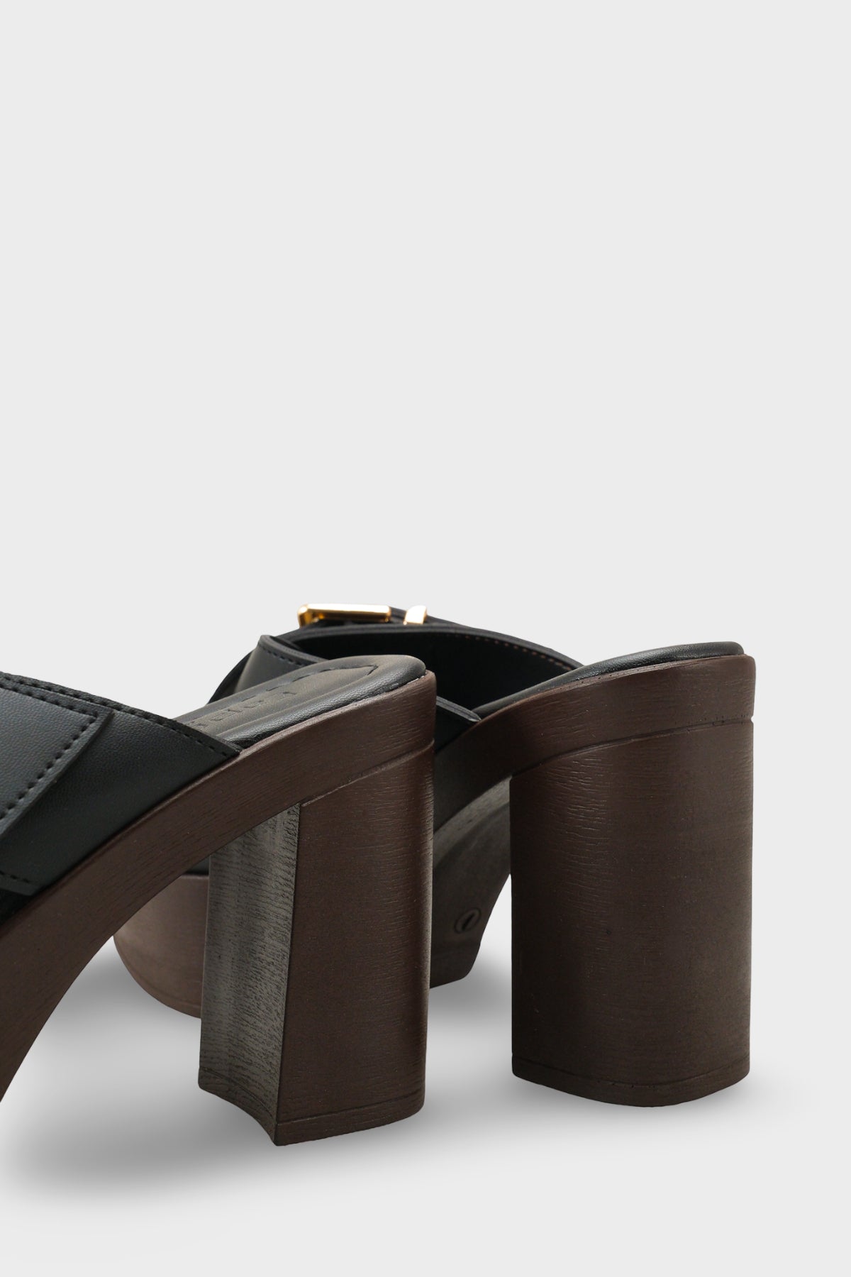 Marlo Platform Çapraz Bantlı Metal Tokalı Kadın Terlik