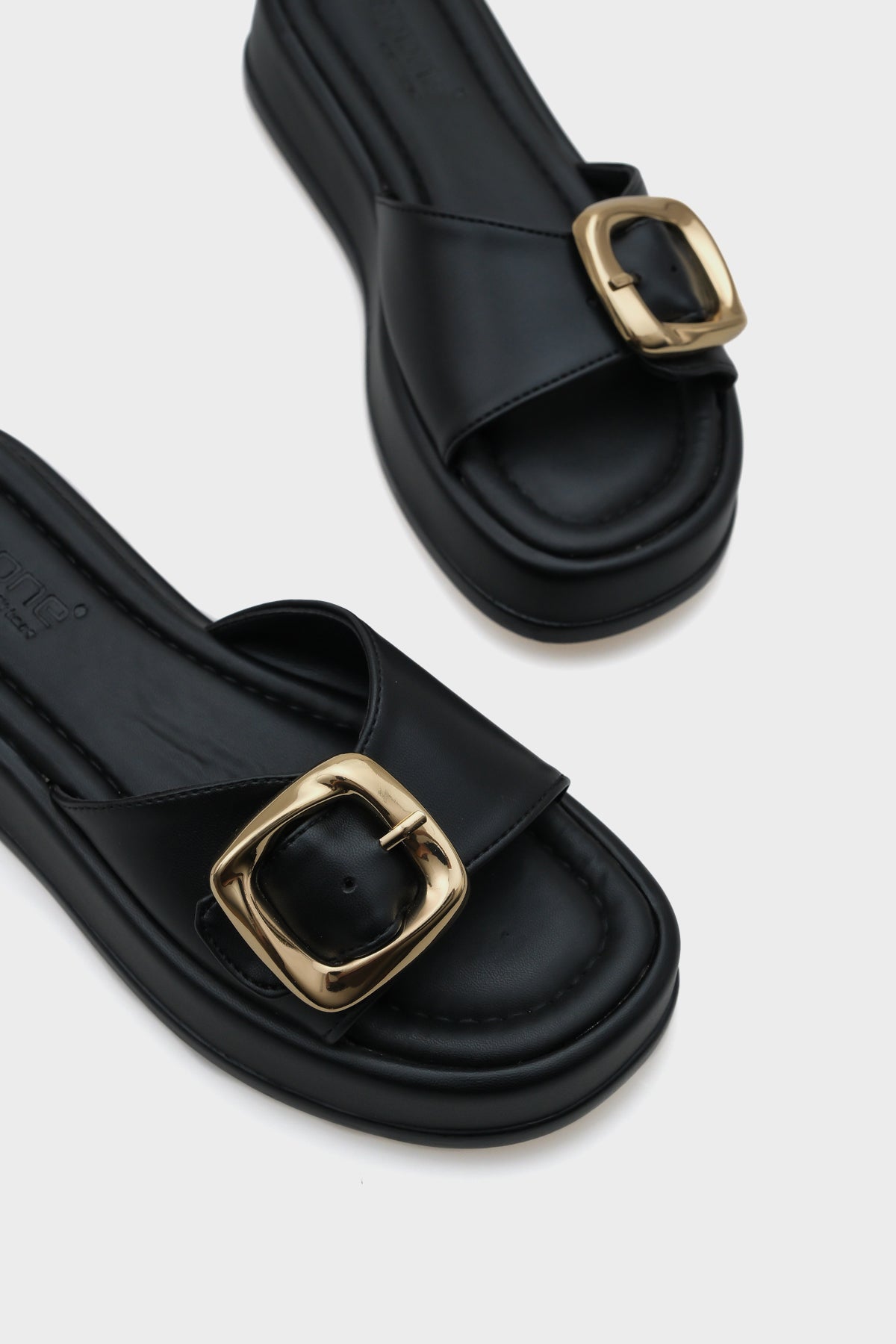 Marget Dolgu Topuklu Tek Bantlı Tokalı Kadın Terlik