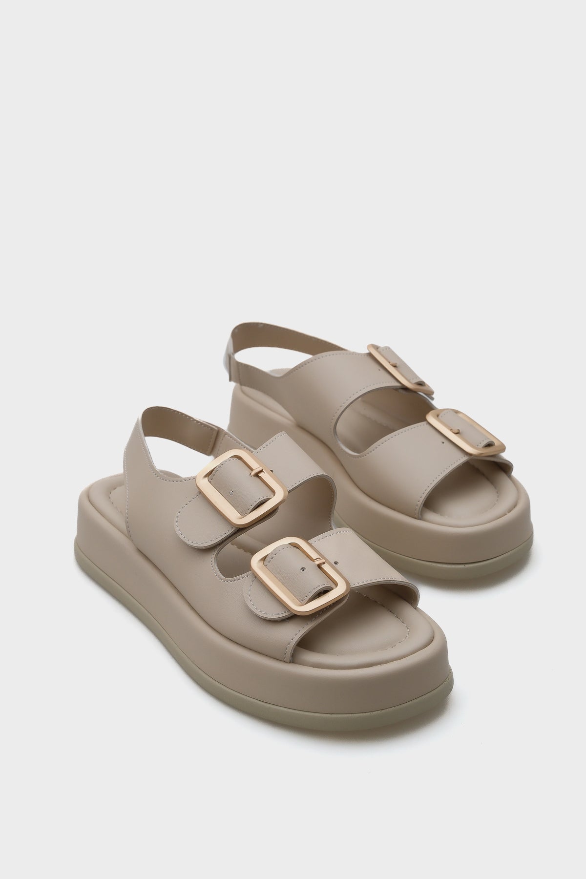 Denice Dolgu Topuklu Çift Bantlı Tokalı Kadın Sandalet