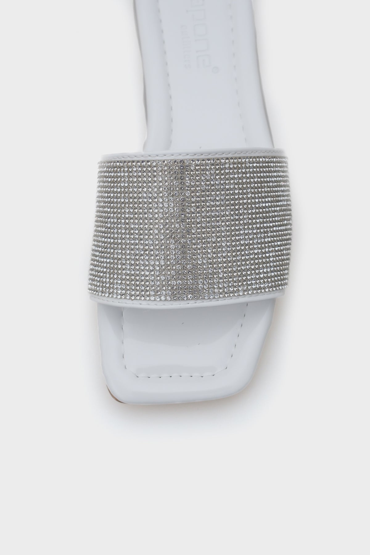 Margo Taşlı Tek Bantlı Düz Topuk Kadın Terlik