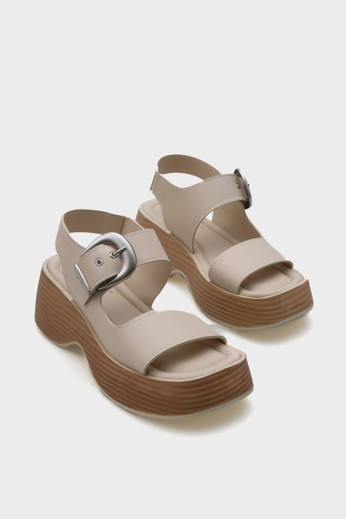 Dina Dolgu Topuklu Tek Tokalı Kadın Sandalet