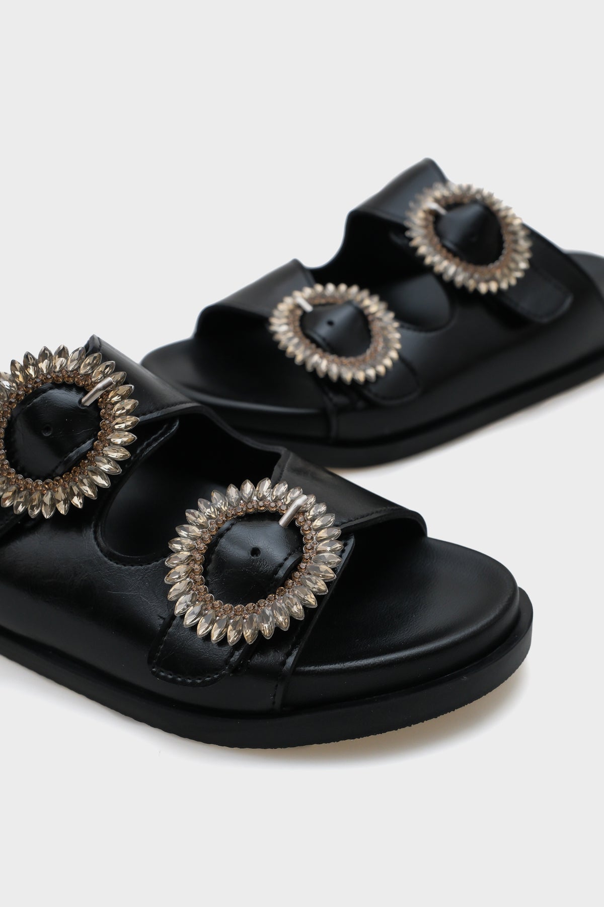 Marice Taşlı Tokalı Düz Topuklu Kadın Terlik