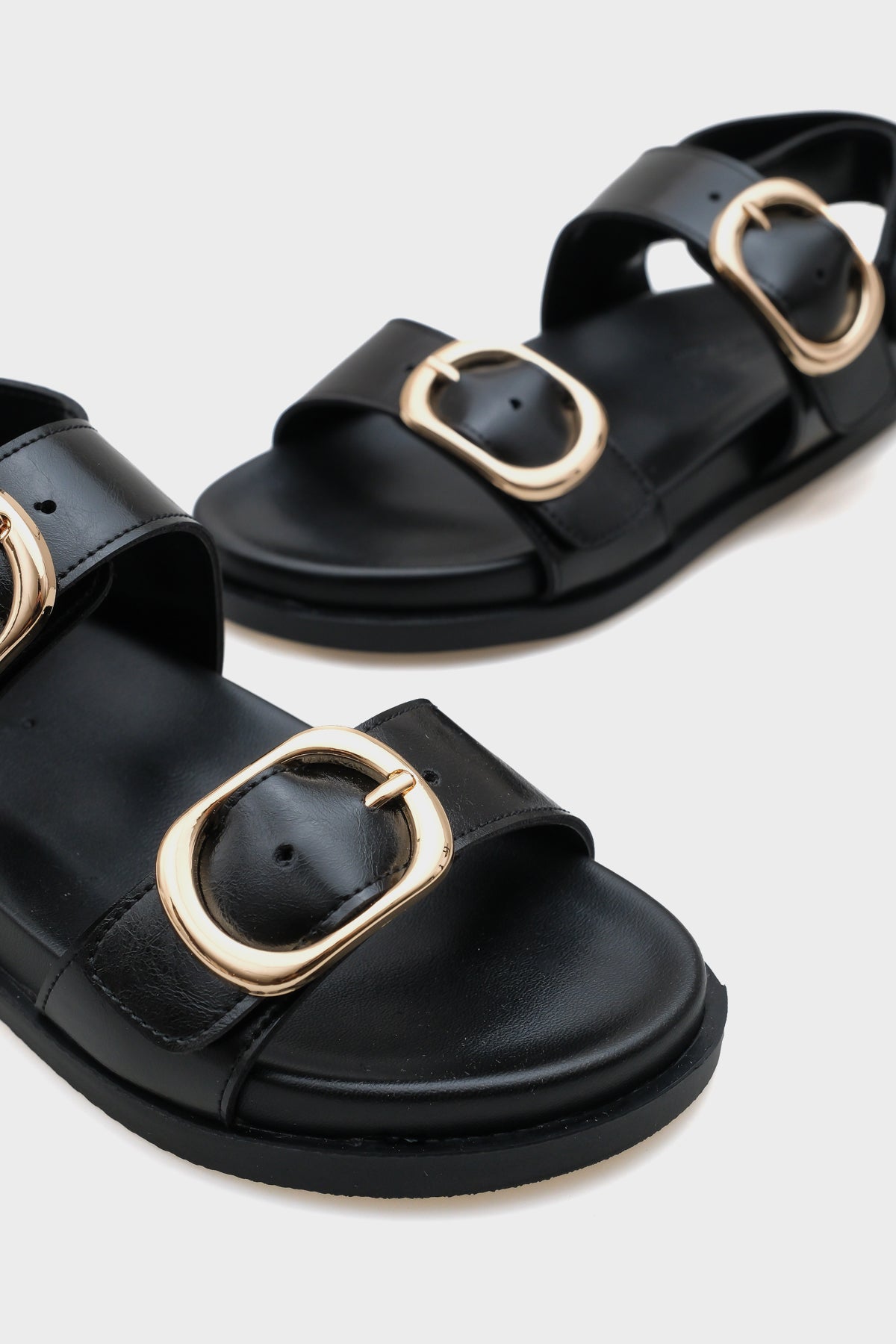 Marie Çift Metal Tokalı Düz Topuklu Kadın Sandalet