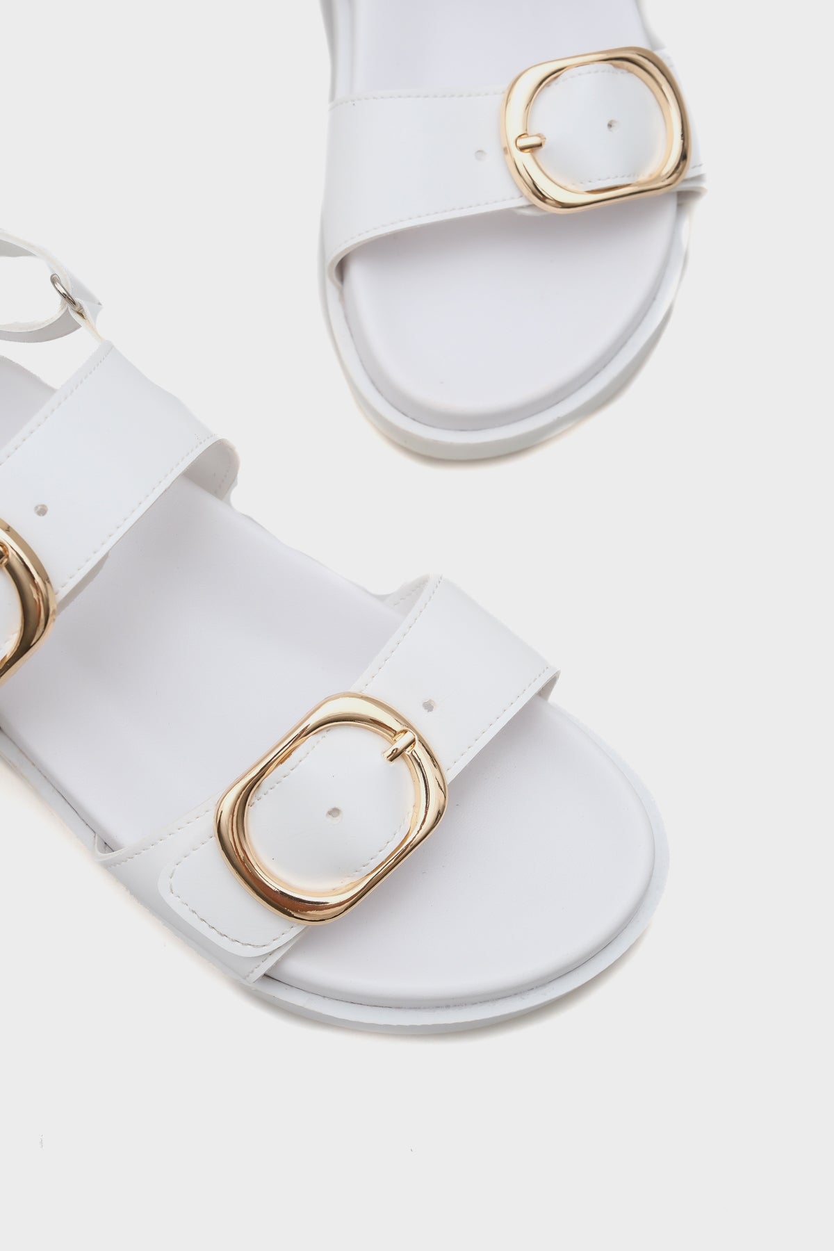 Marie Çift Metal Tokalı Düz Topuklu Kadın Sandalet