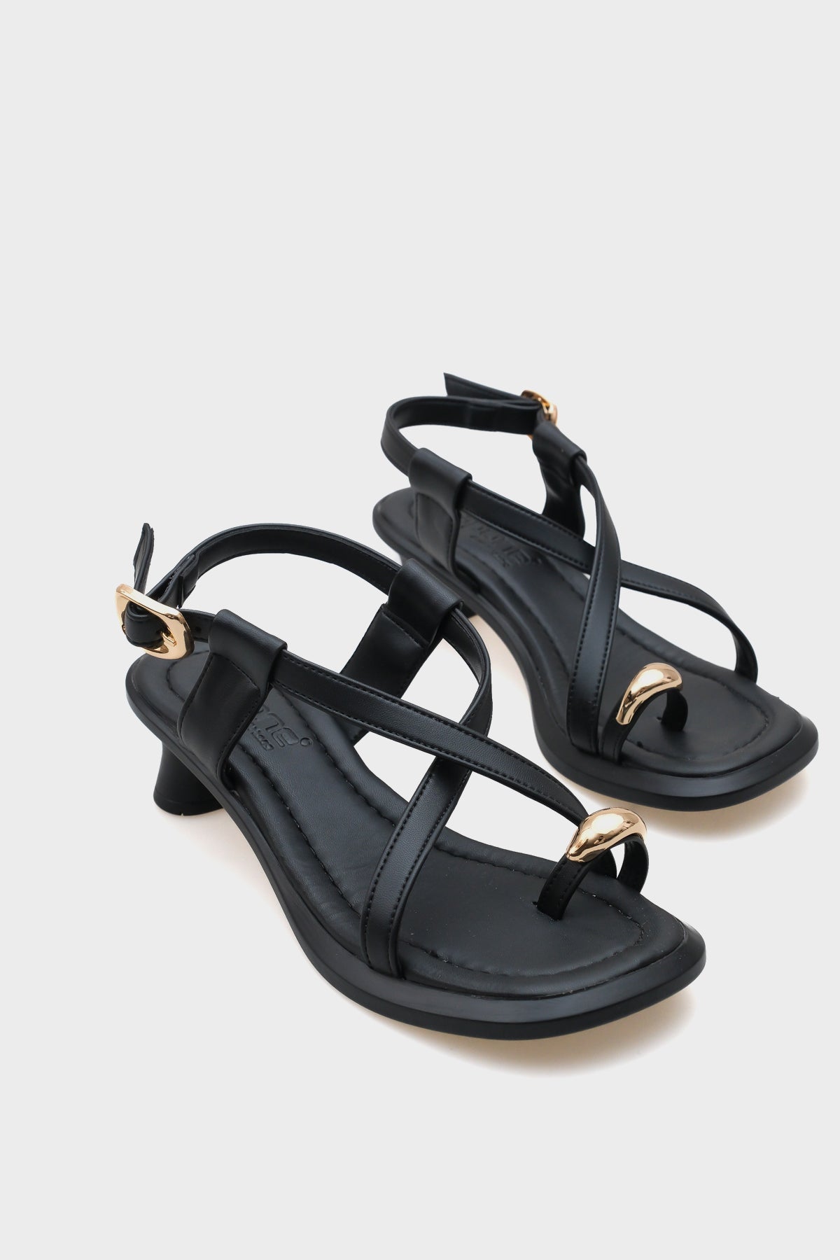 Vally Orta Topuklu Parmak Arası Kadın Sandalet