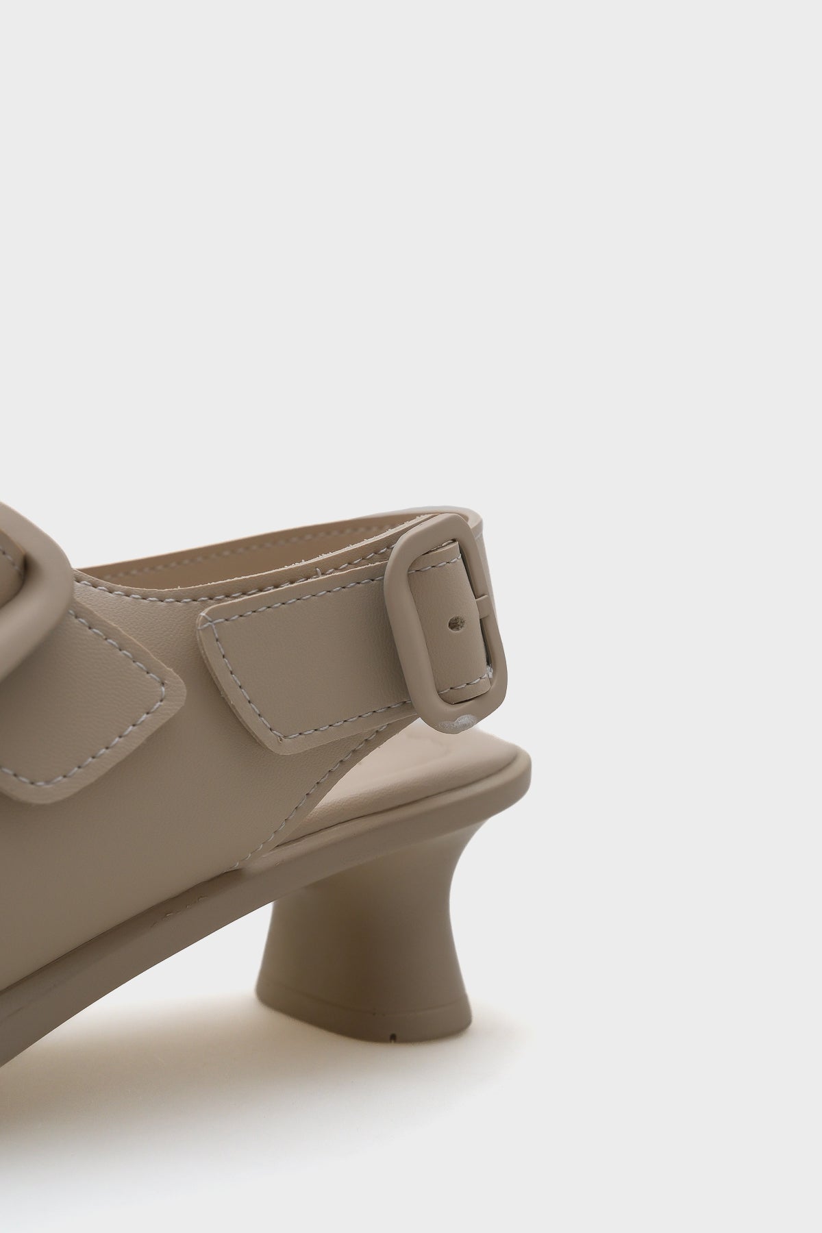 Dixie Orta Topuklu Çift Tokalı Kadın Sandalet