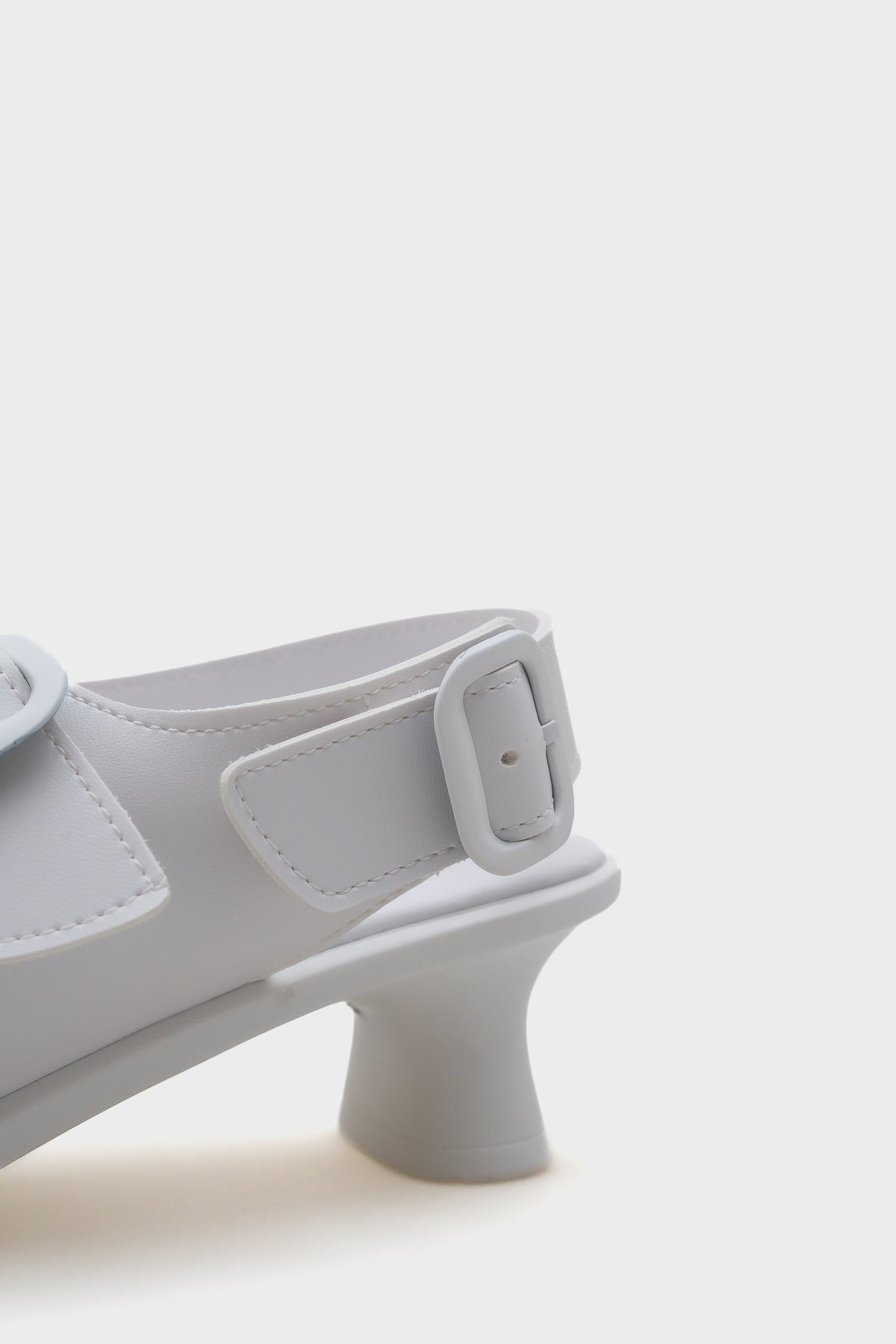 Dixie Orta Topuklu Çift Tokalı Kadın Sandalet