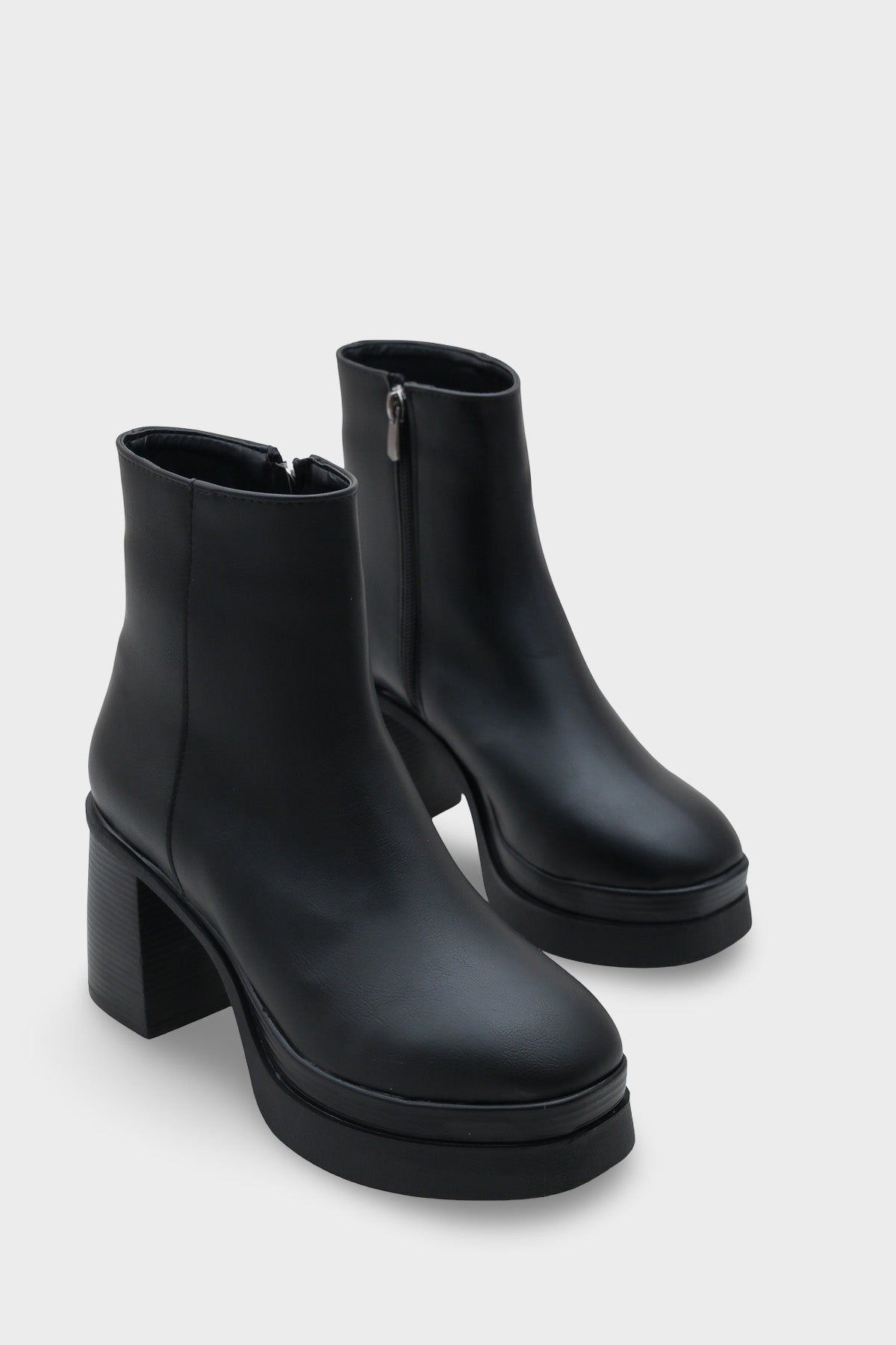 Sherry 1504 Yuvarlak Burunlu Yandan Fermuarlı Orta Topuklu Kadın Bot