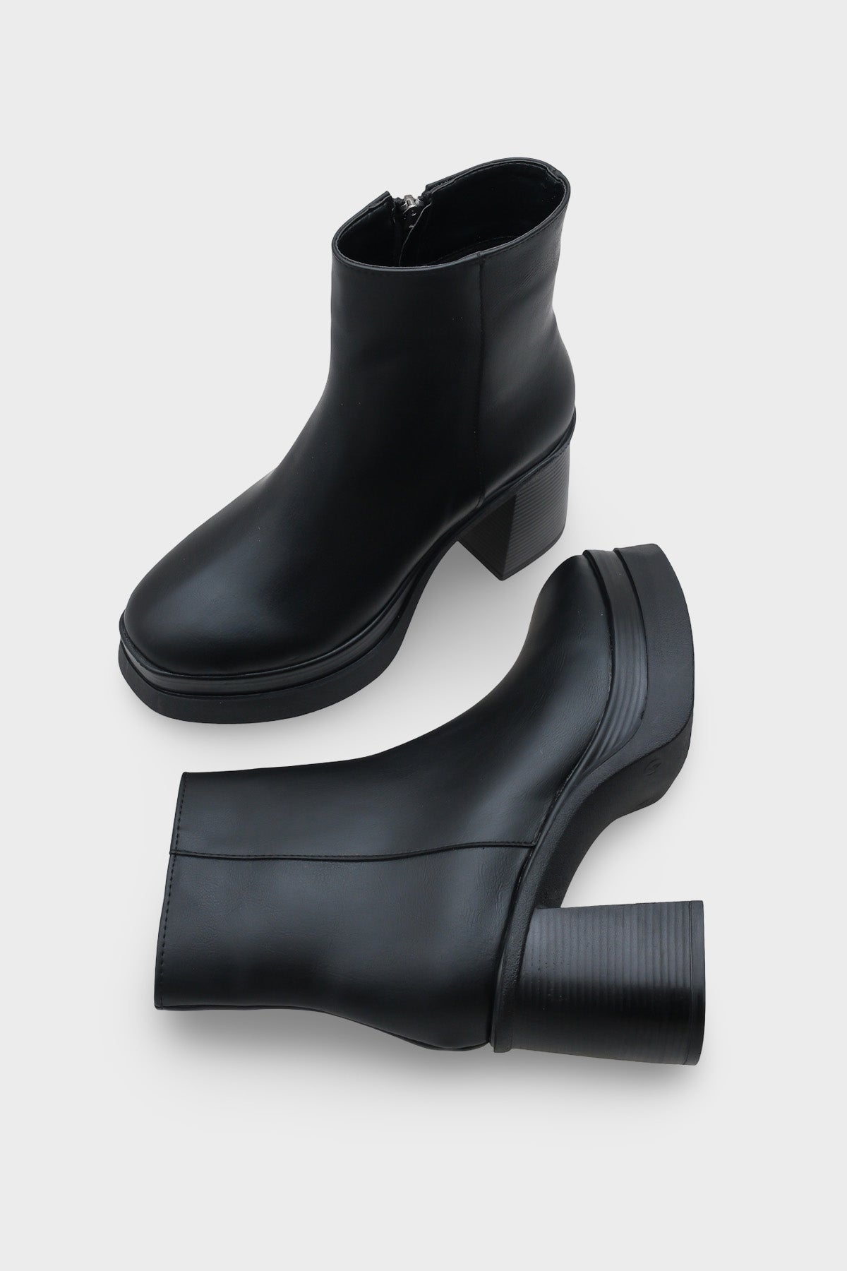 Sherry 1504 Yuvarlak Burunlu Yandan Fermuarlı Orta Topuklu Kadın Bot