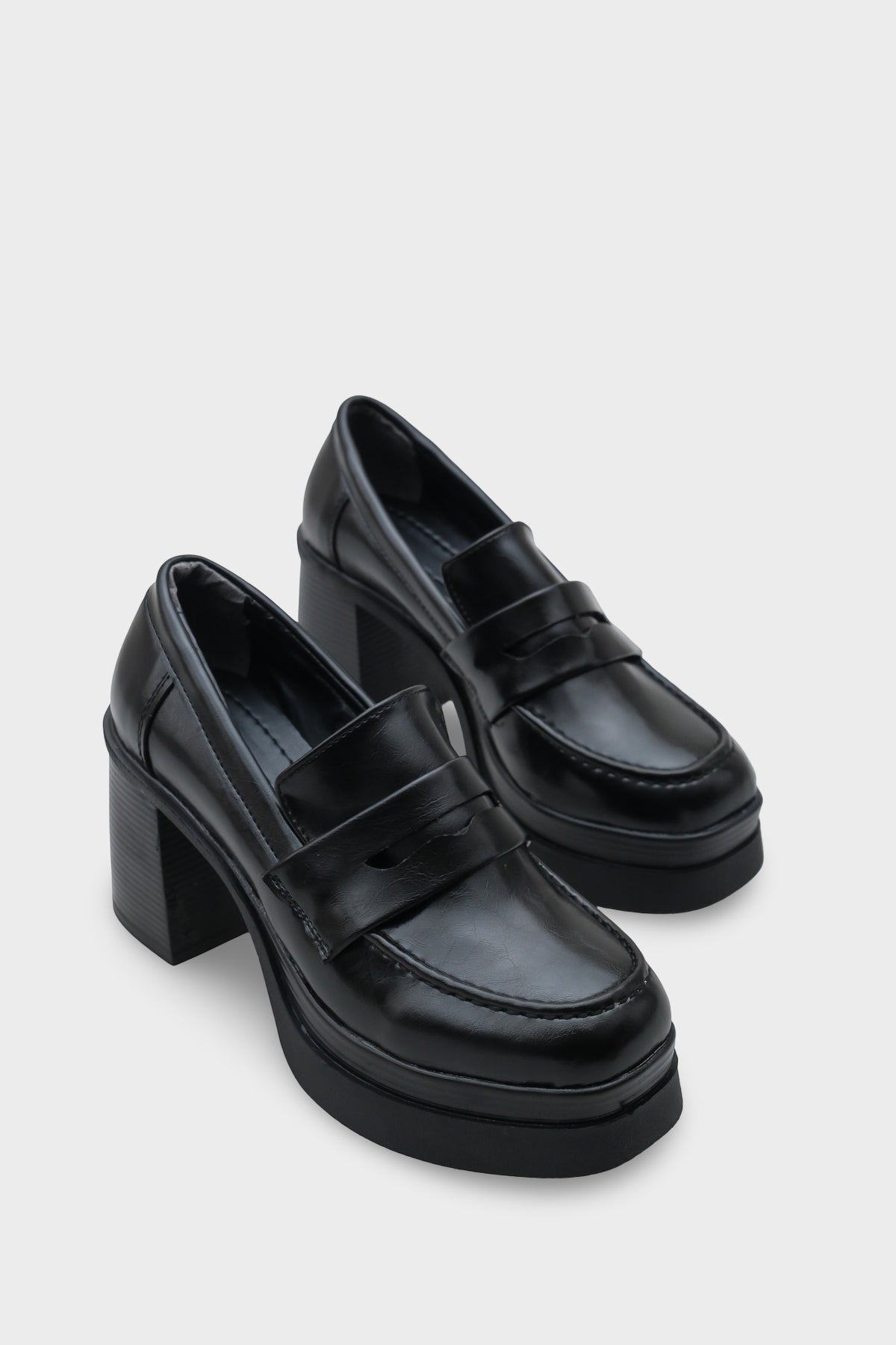 1003 Yuvarlak Burunlu Orta Topuklu Kadın Loafer