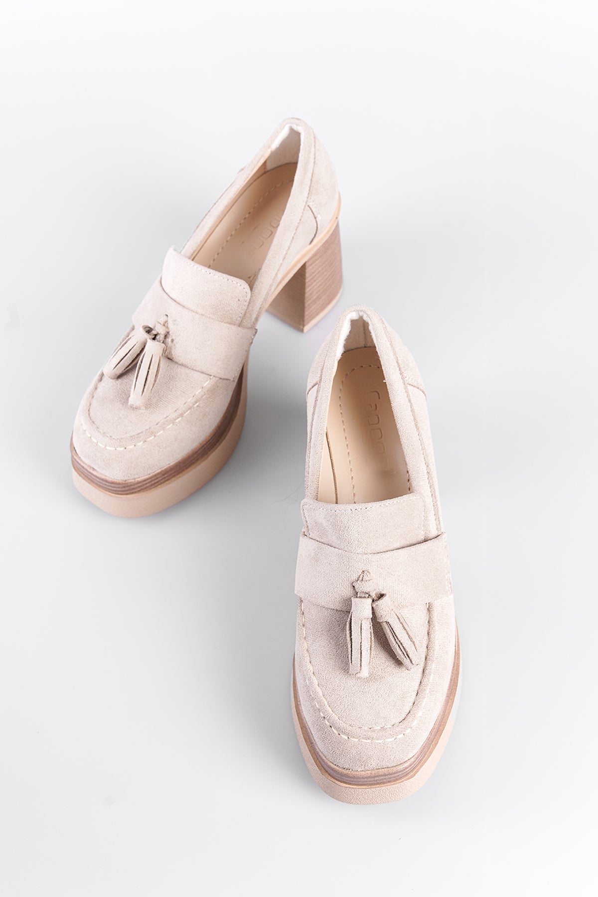 Yuvarlak Burunlu Püsküllü Orta Topuklu Kadın Loafer