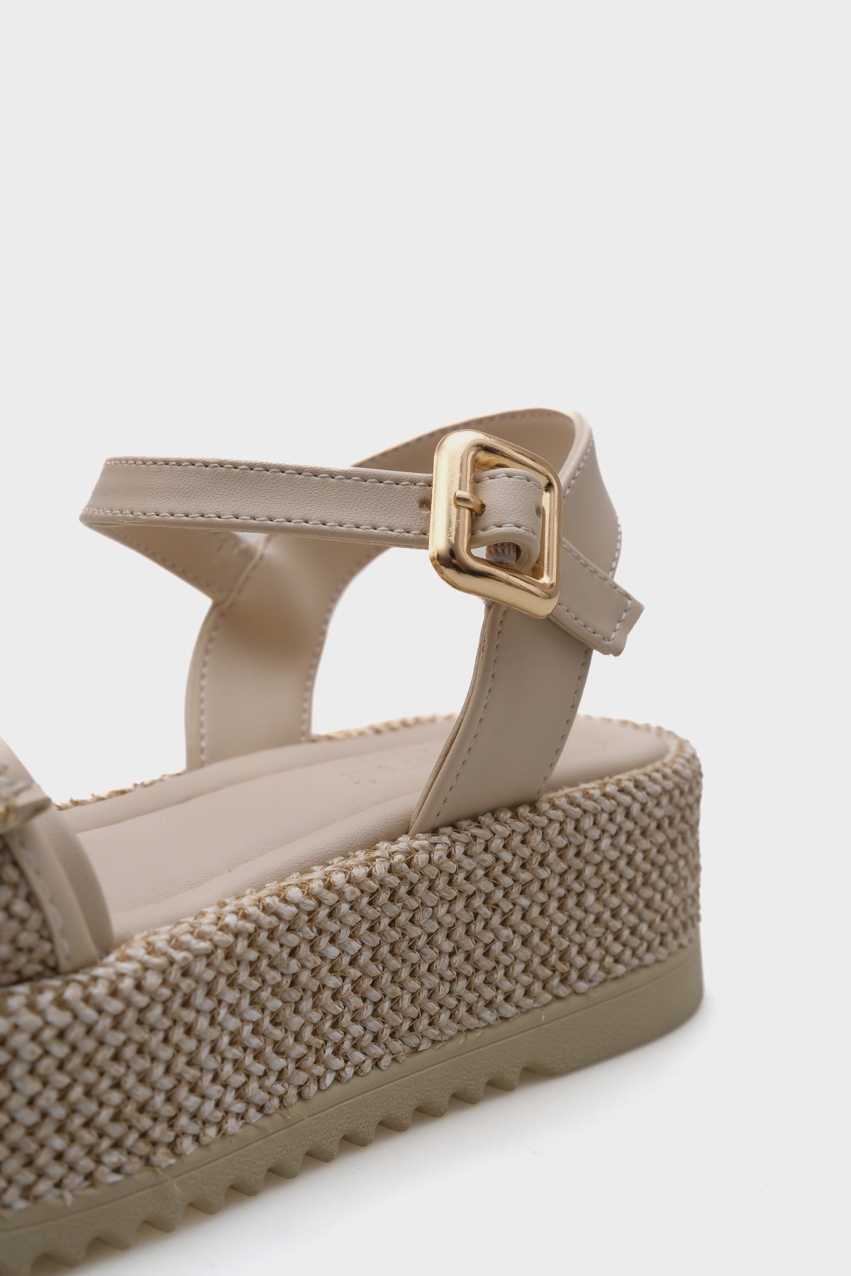 Vanda Ahşap Tek Tokalı Leoparlı Hasırlı Dolgu Topuklu Kadın Sandalet