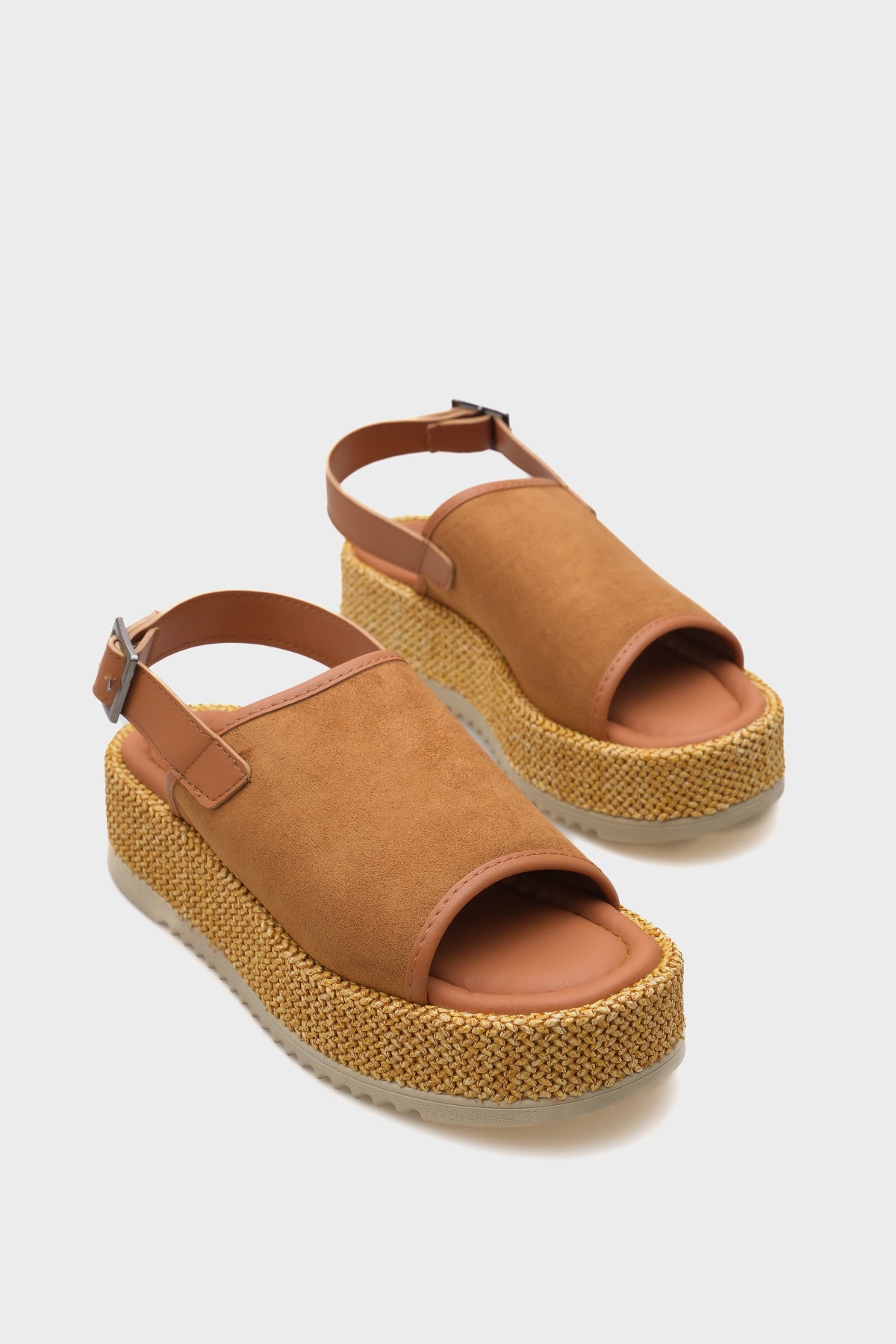 Vena Hasırlı Tek Tokalı Dolgu Topuklu Kadın Sandalet