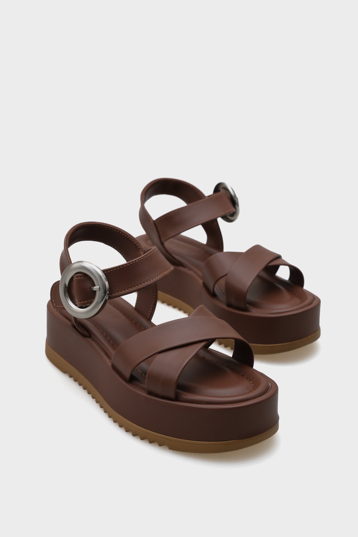 Dolly Çapraz Bantlı Konfor Tokalı Dolgu Topuklu Kadın Sandalet