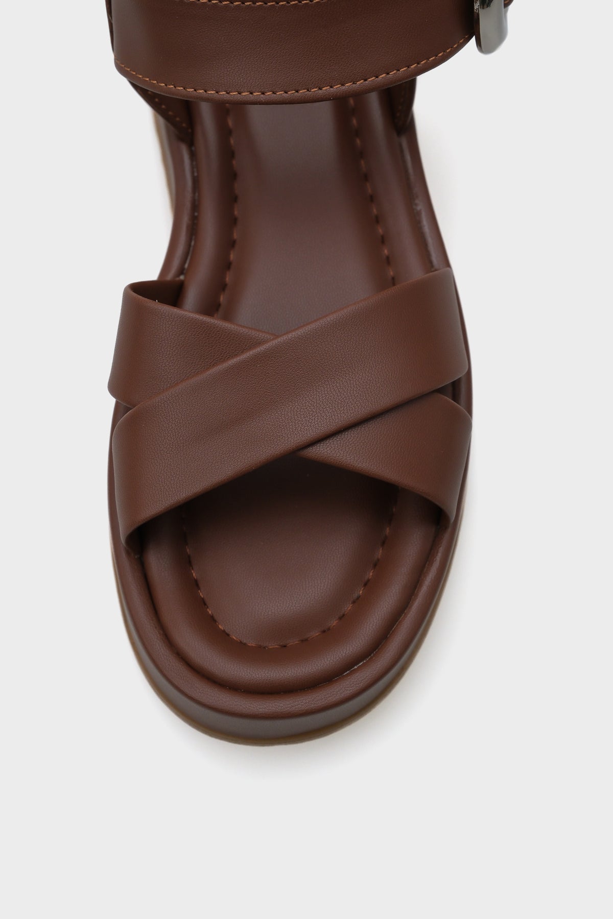 Dolly Çapraz Bantlı Konfor Tokalı Dolgu Topuklu Kadın Sandalet