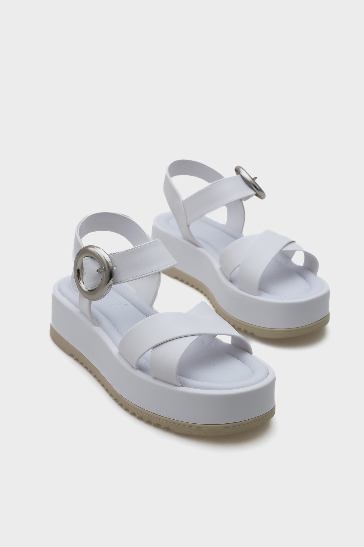 Dolly Çapraz Bantlı Konfor Tokalı Dolgu Topuklu Kadın Sandalet