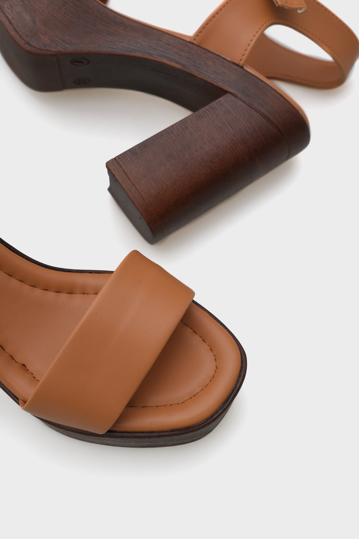 Dolores Platform Tek Bantlı Kadın Sandalet