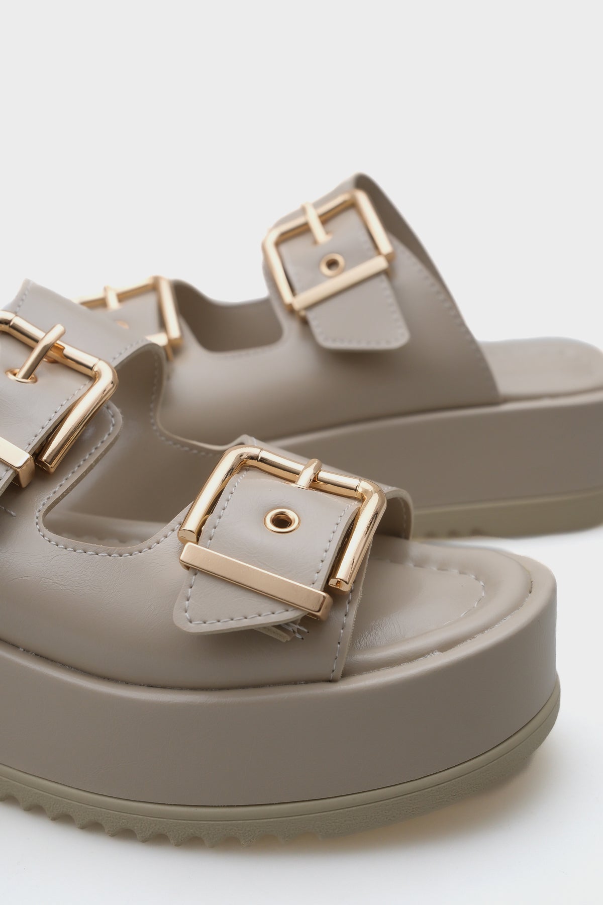 Marley Çift Tokalı Dolgu Topuklu Kadın Terlik