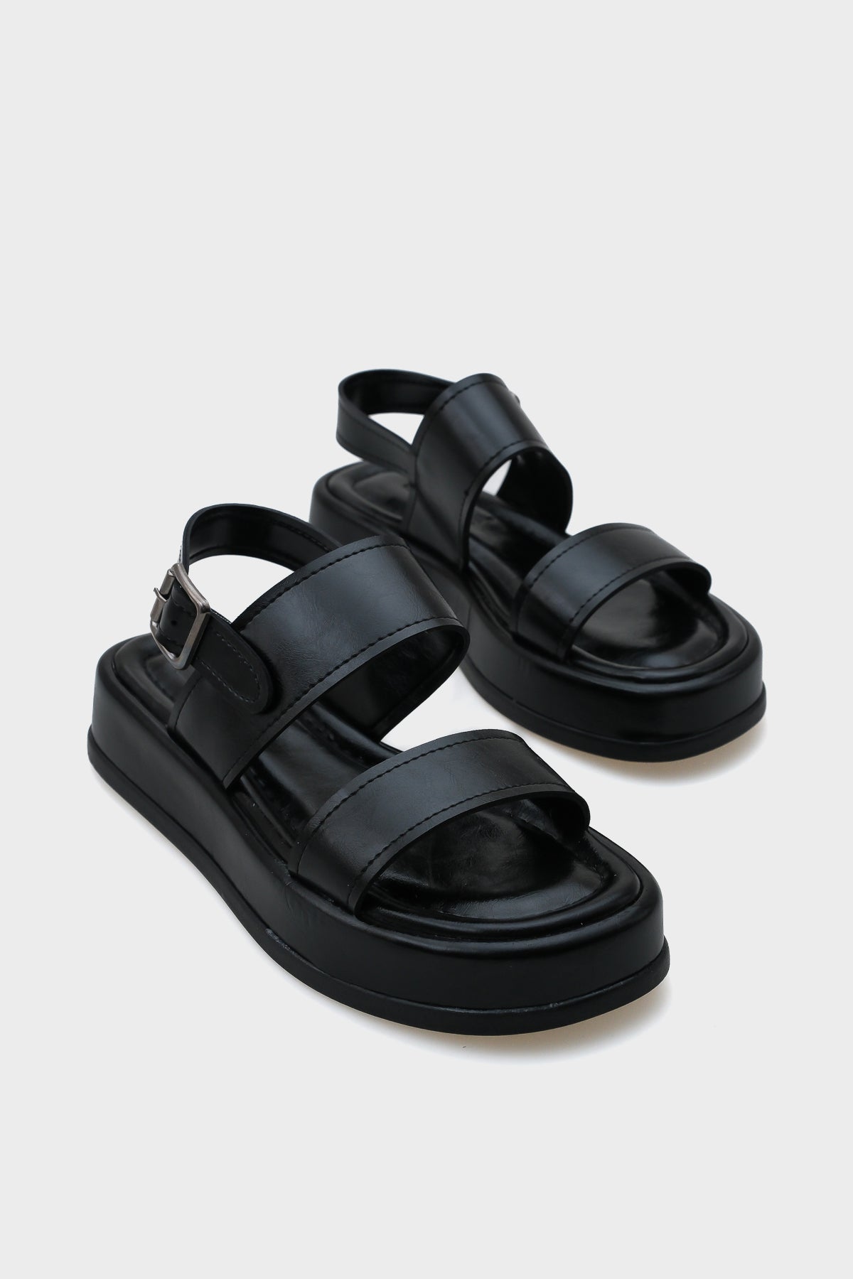 Marris Tek Bantlı Dolgu Topuklu Konfor Kadın Sandalet