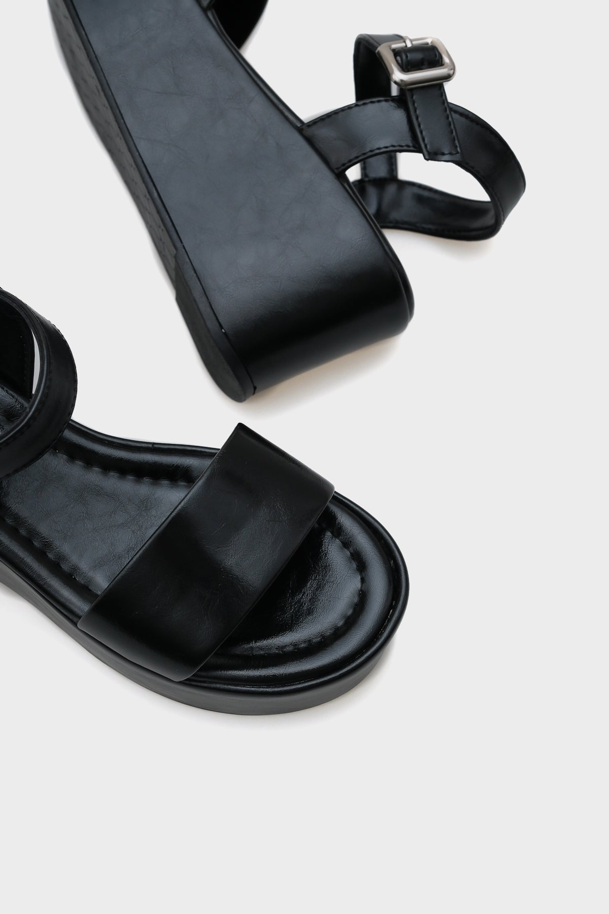 Donna Platform Tek Bantlı Kadın Sandalet