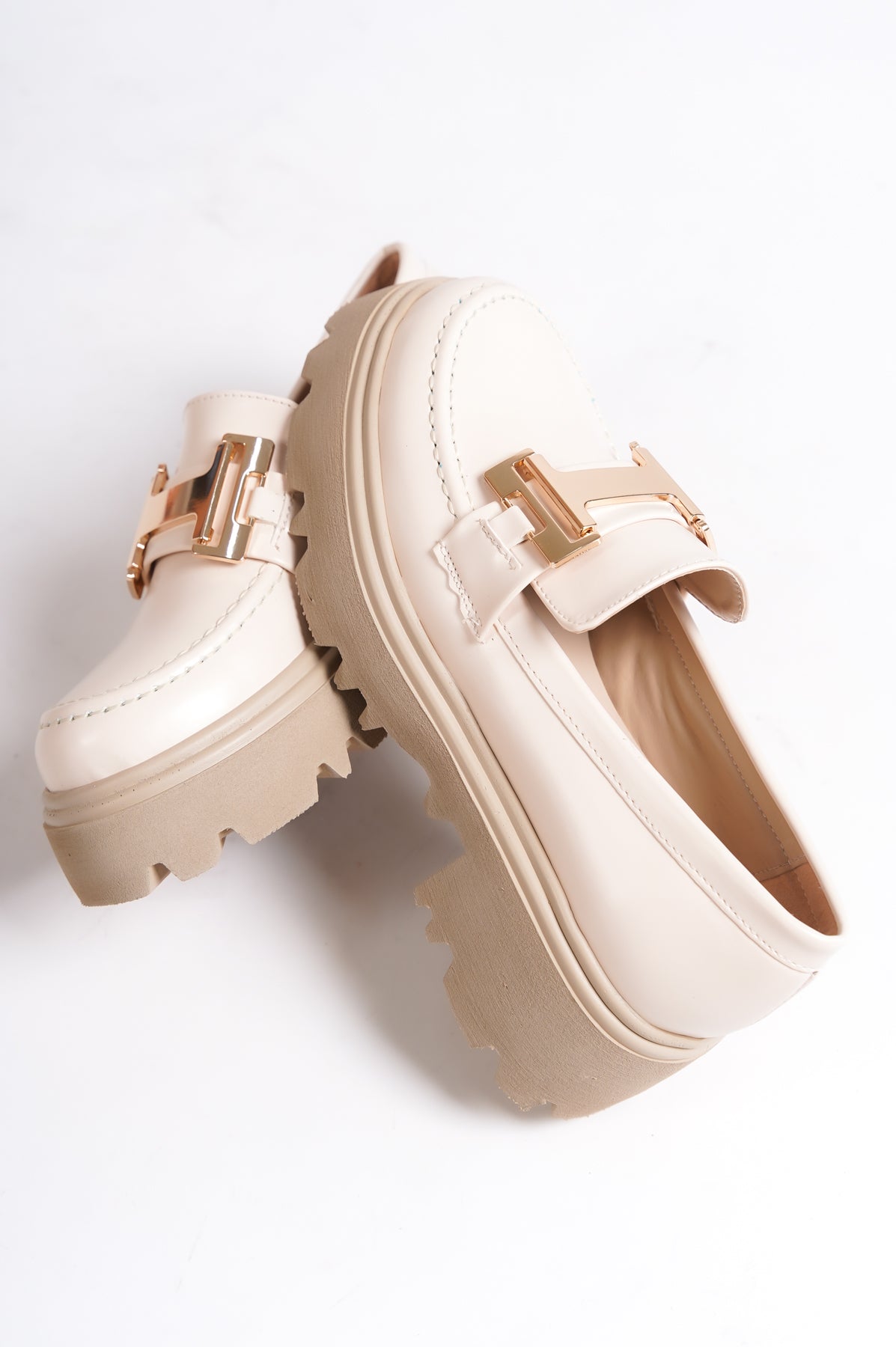 Yuvarlak Burunlu H Tokalı Kadın Loafer