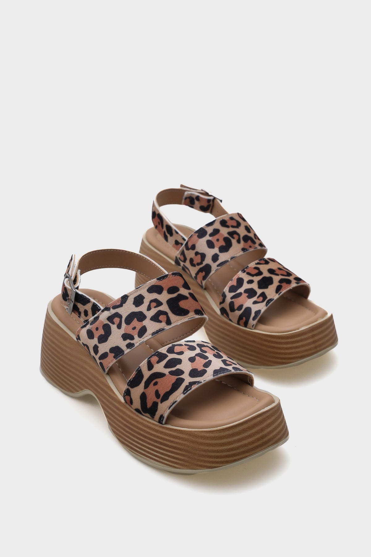 Dora Dolgu Topuklu Çift Bantlı Kadın Sandalet