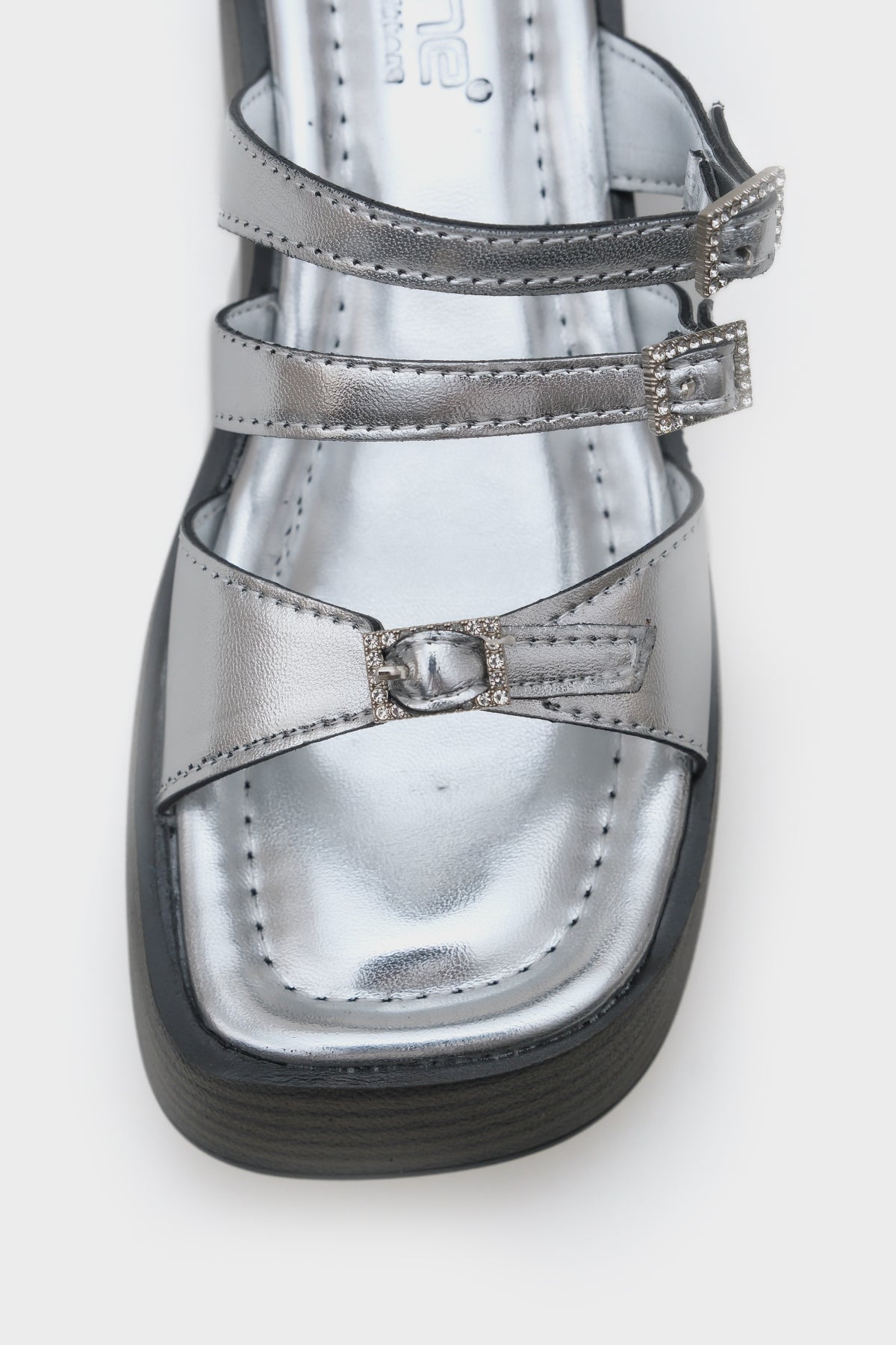 Matti Dolgu Topuklu Taşlı Tokalı Kadın Terlik