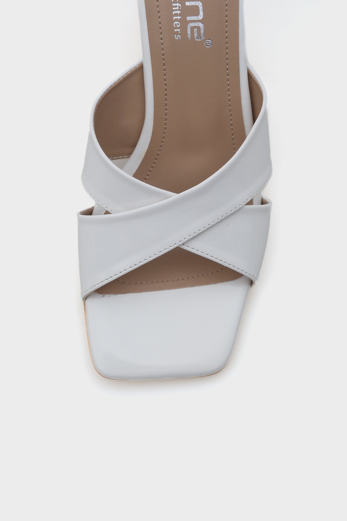 Mavis Küt Burunlu Rugan Çapraz Bantlı Orta Topuklu Kadın Terlik