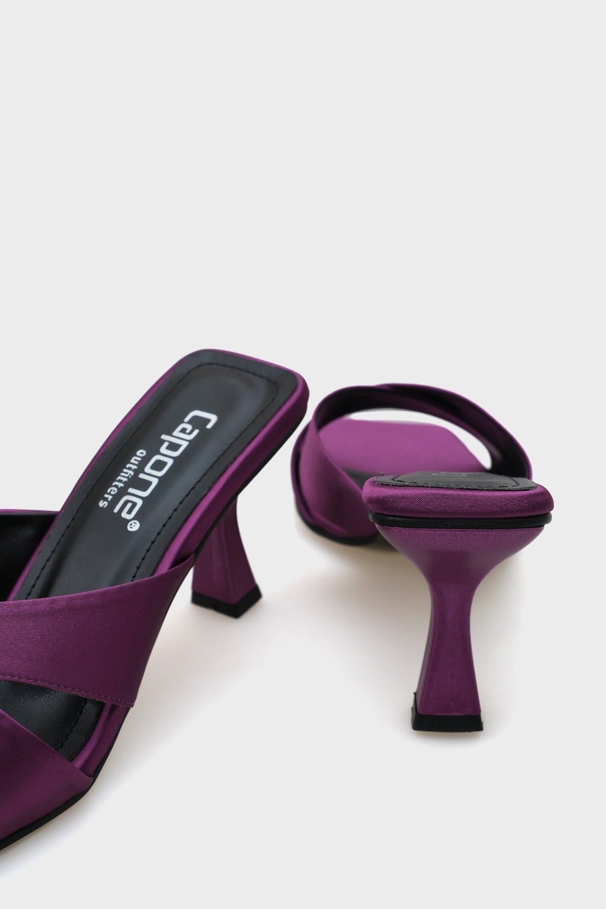 Mavis Küt Burunlu Çapraz Bantlı Kum Saati Topuklu Saten Kadın Terlik