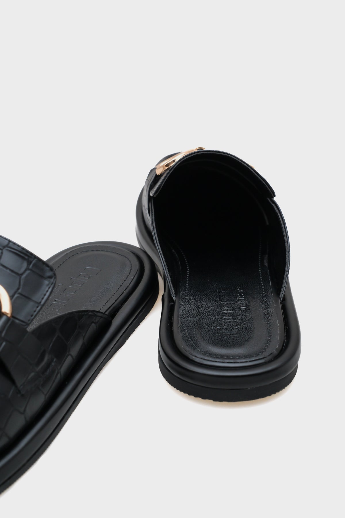 Meg Metal Tokalı Kapalı Kadın Terlik