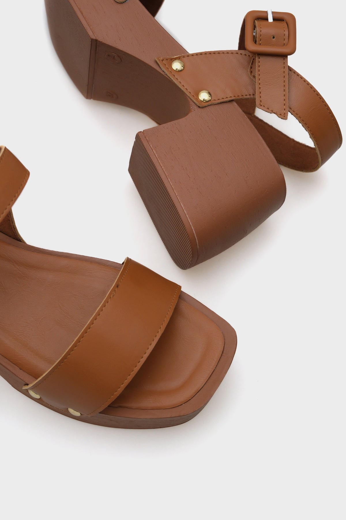 Dulce Küt Burunlu Tek Bant Platform Topuklu Kadın Sandalet