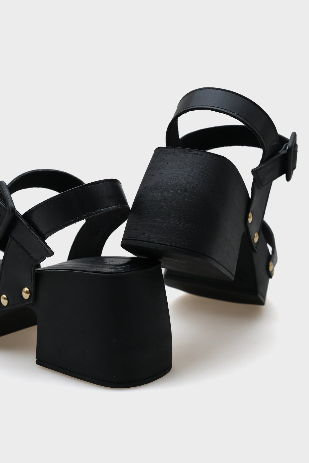 Dulce Küt Burunlu Tek Bant Platform Topuklu Kadın Sandalet