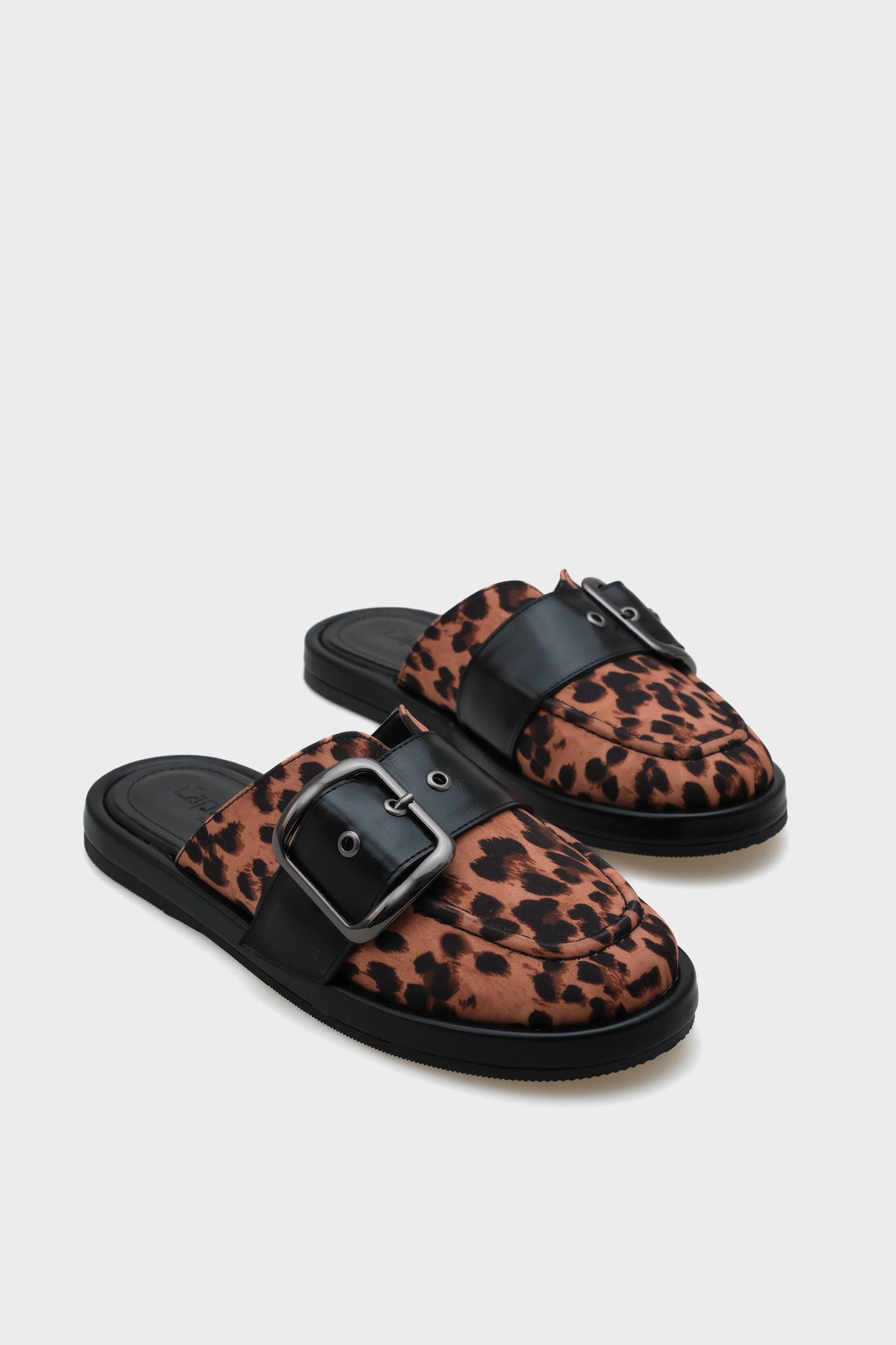 Melany Tokalı Burnu Kapalı Kadın Terlik