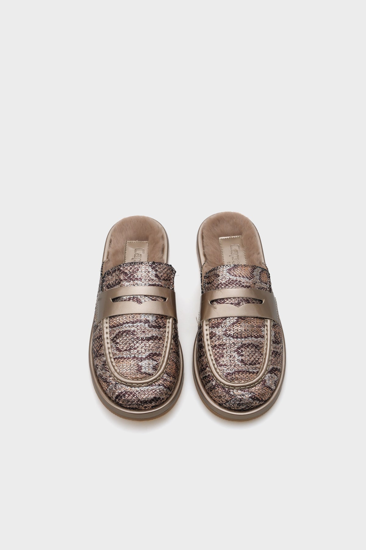 Melva Burnu Kapalı İçi Tüylü Kadın Terlik