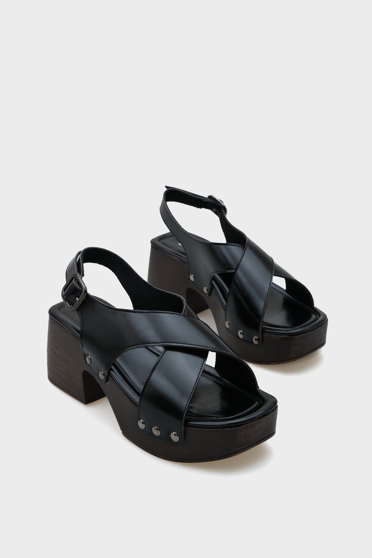 Dusty Çapraz Bilekten Bantlı Kadın Sabo