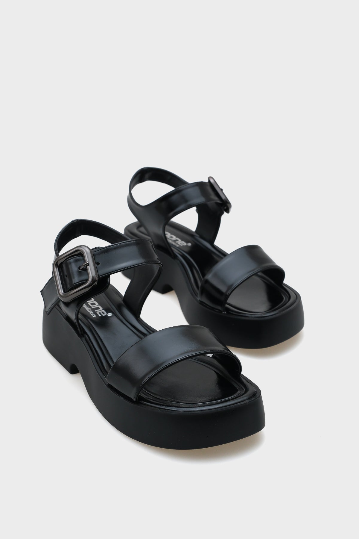 Eddie Dolgu Topuklu Tek Bantlı Tokalı Kadın Konfor Sandalet