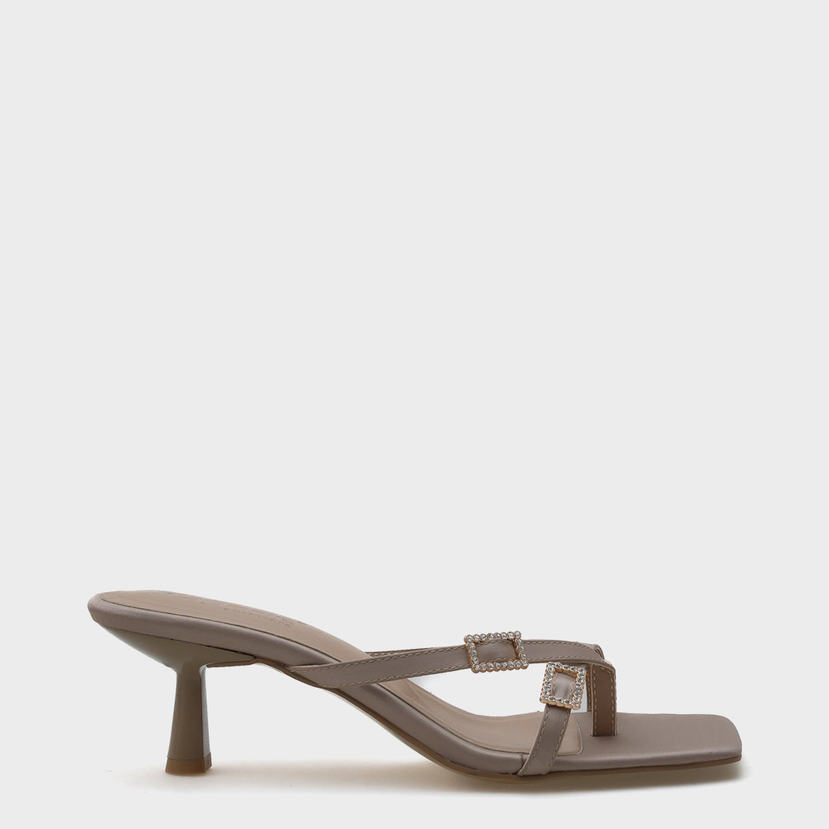 Milena Küt Burunlu Orta Topuklu Çift Taşlı Tokalı Saten Kadın Terlik