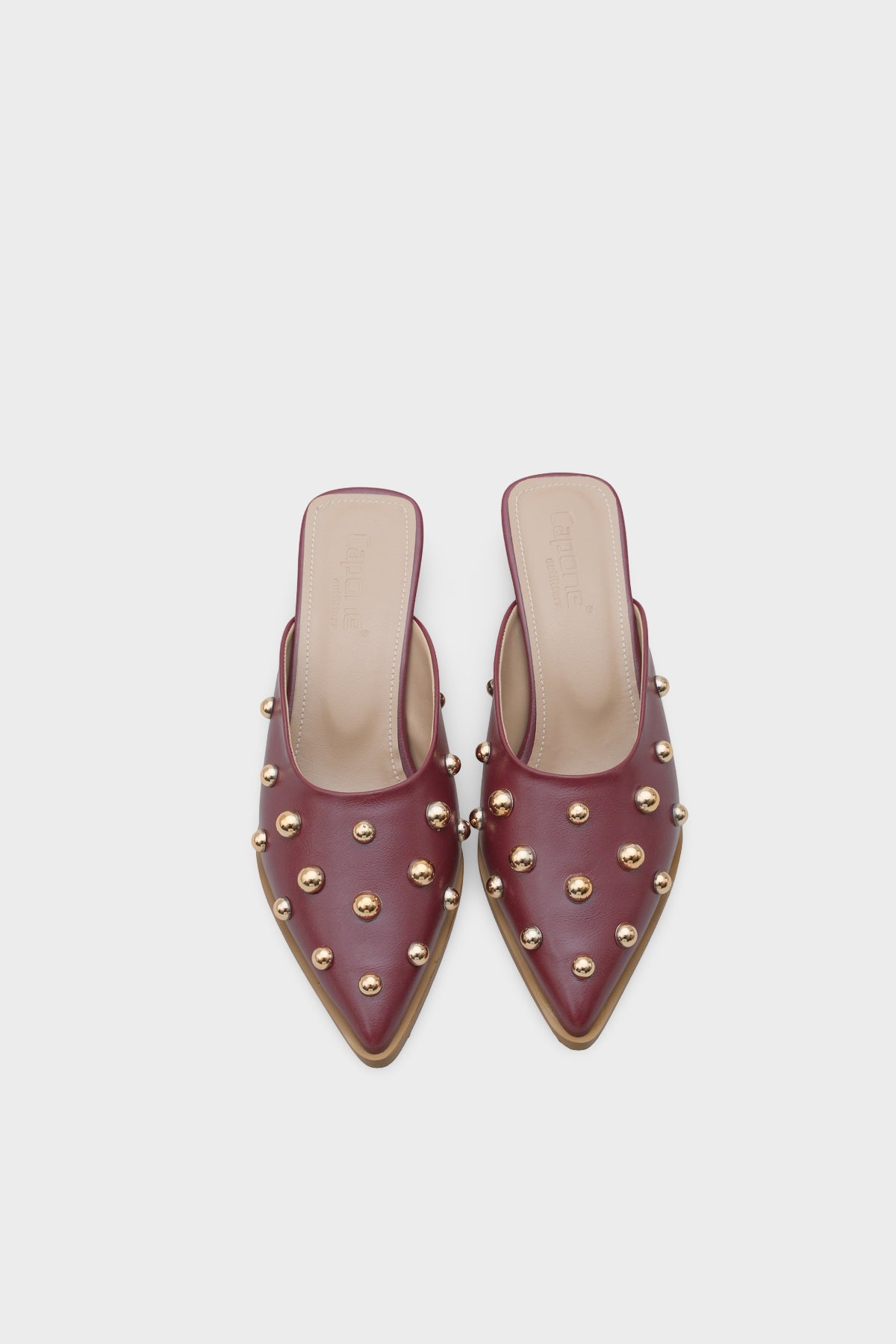 Meredith Sivri Burunlu Metal Aksesuarlı Burnu Kapalı Kadın Terlik