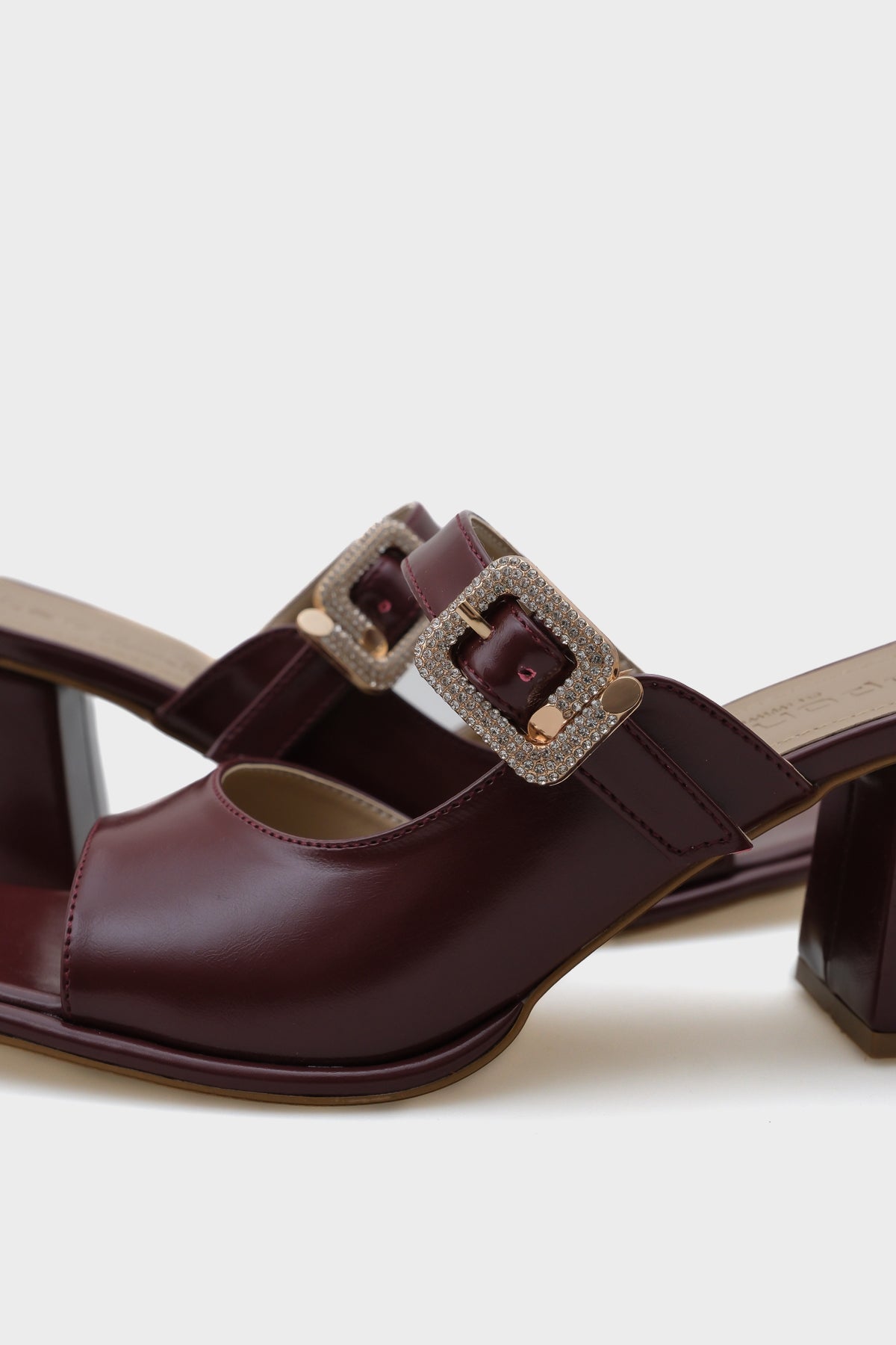 Monika Küt Burunlu Orta Topuklu Taşlı Tokalı Kadın Terlik