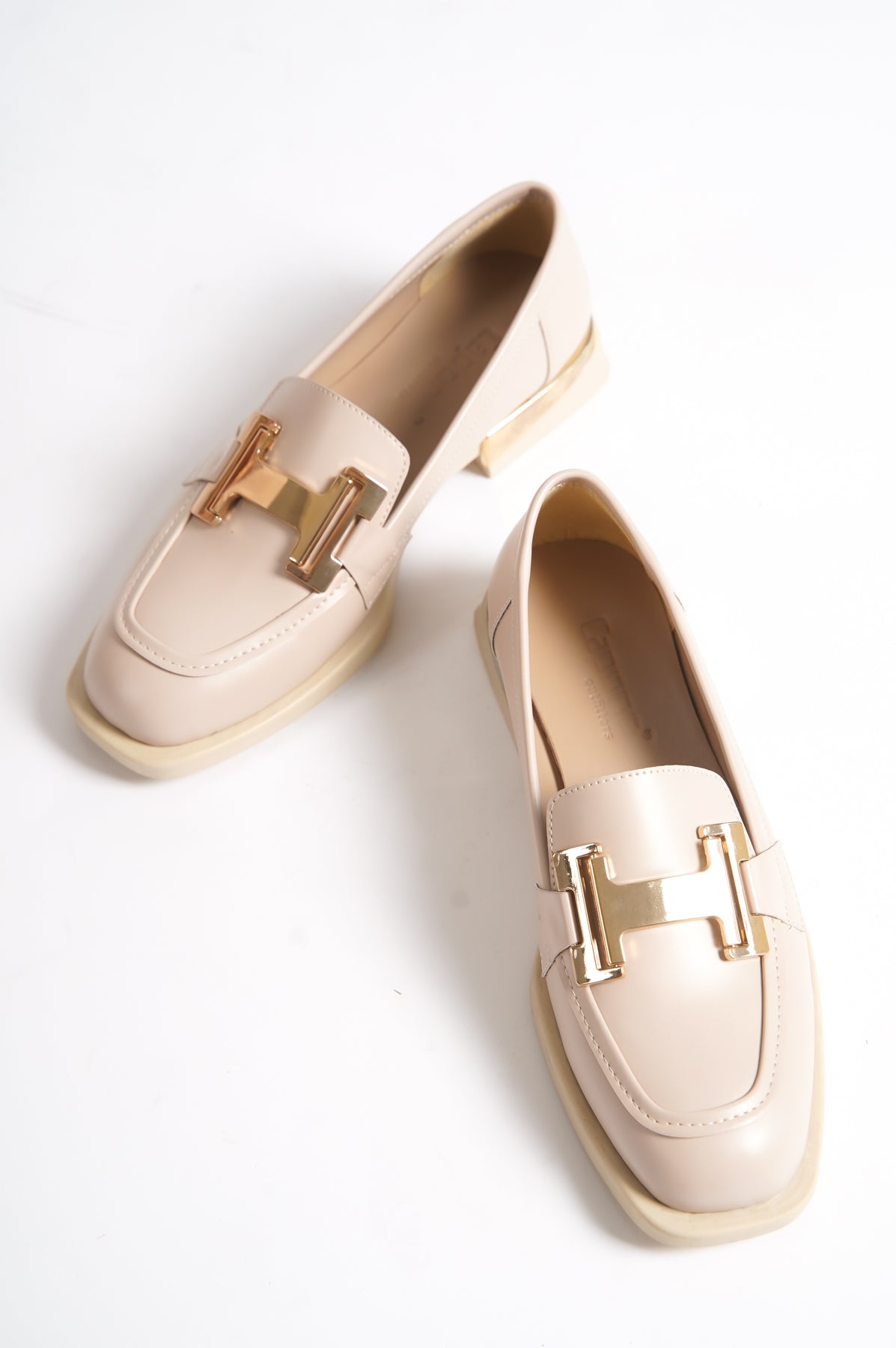 Küt Burunlu H Tokalı Kadın Loafer