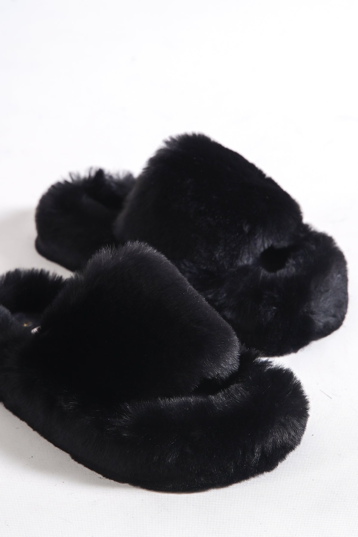 Nyssa Peluş Tüylü Kadın Ev Terliği