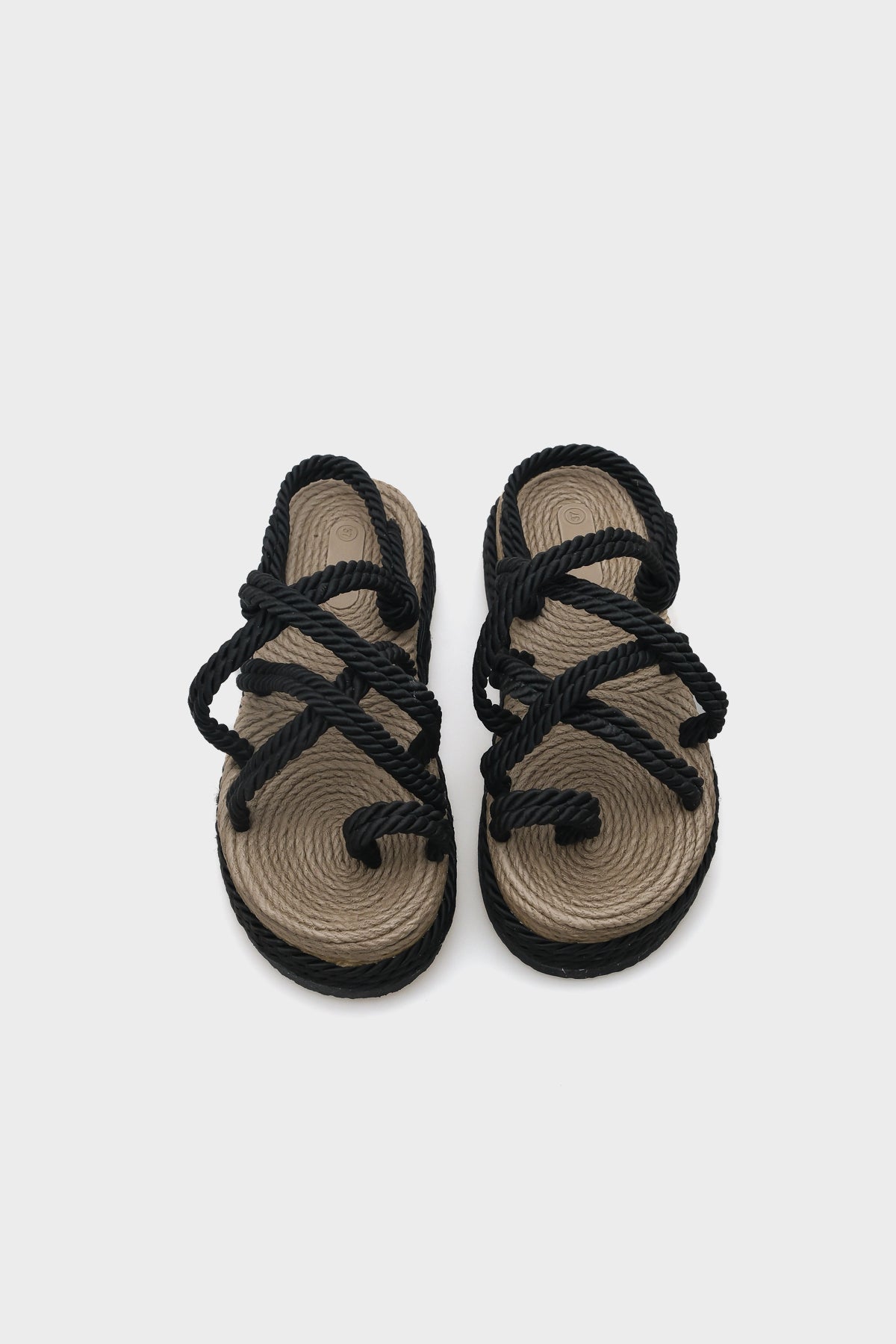Eden Dolgu Topuk İpli Kadın Sandalet