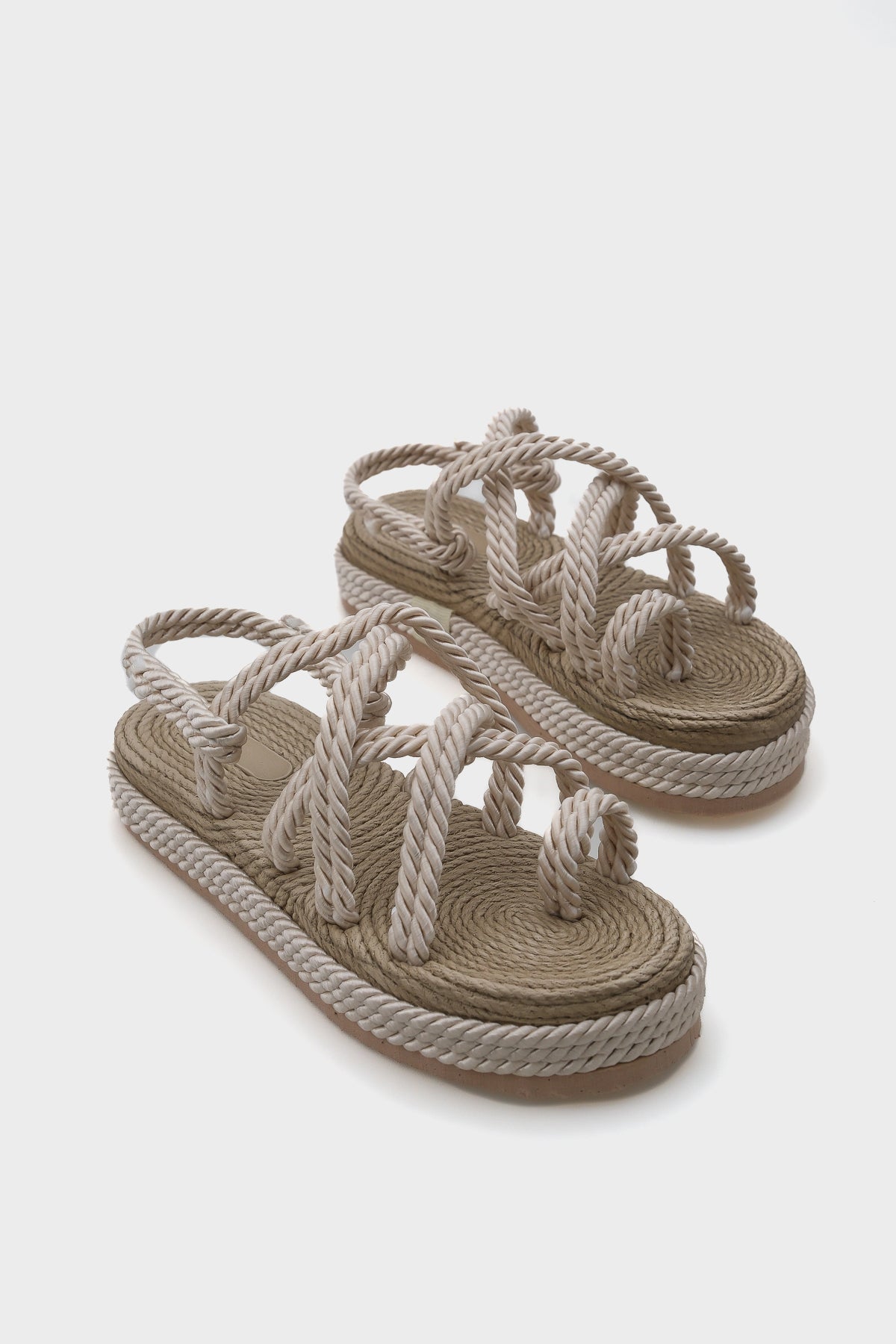 Eden Dolgu Topuk İpli Kadın Sandalet