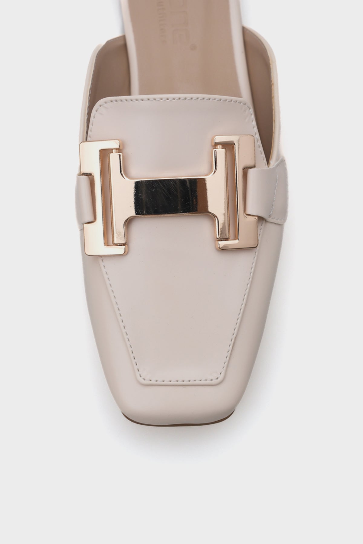 Nana Küt Burunlu Metal Aksesuarlı Kadın Terlik