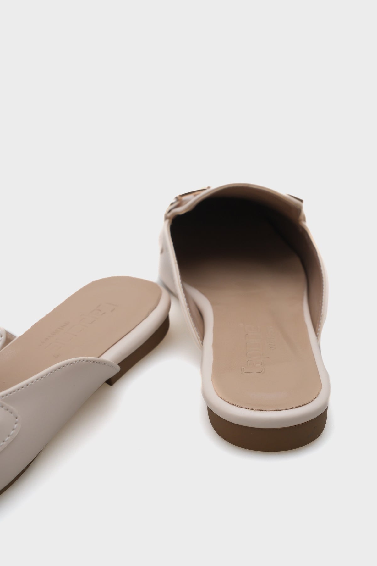 Nana Küt Burunlu Metal Aksesuarlı Kadın Terlik